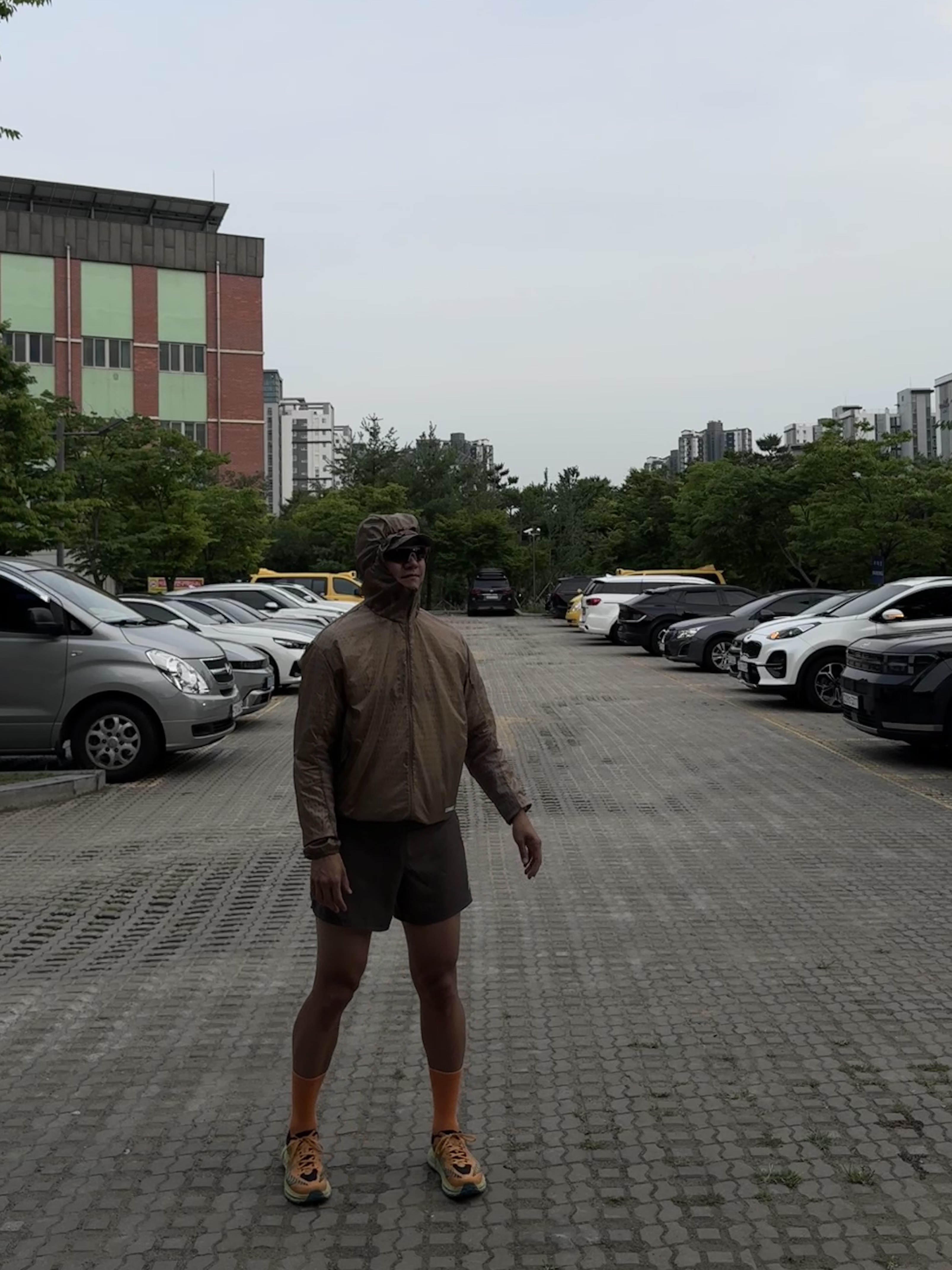 Our Legacy Work Shop Windbreaker Ripstop Dark Brown, Satisfy Rippy 3 Inch Trail Shorts Aged Black 착용 스타일 - 9