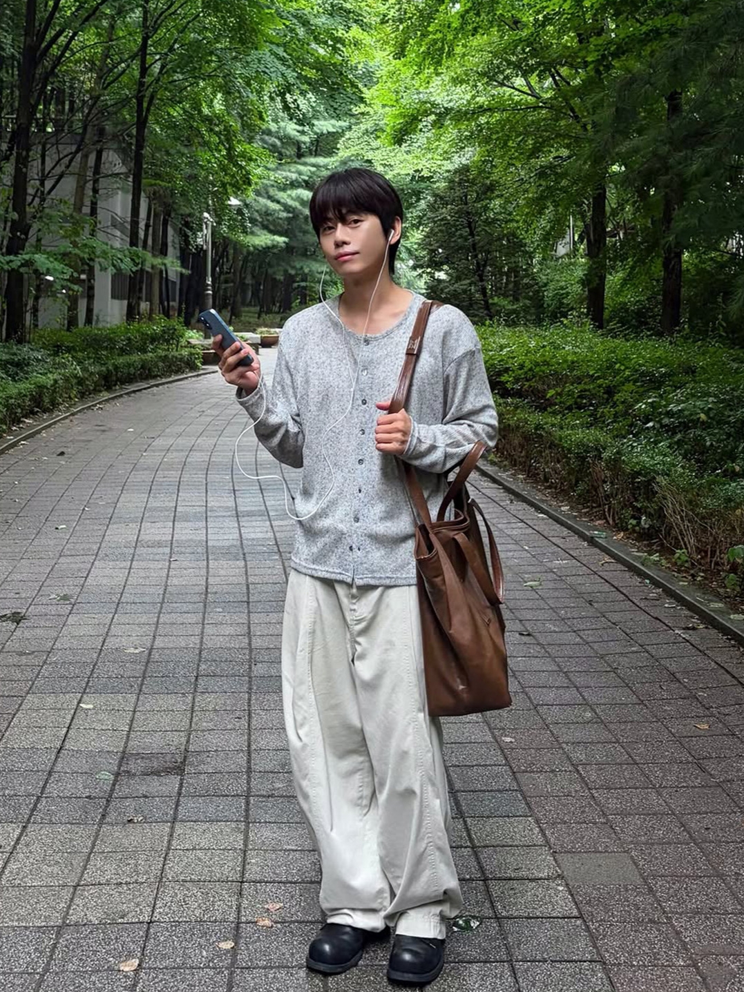 Knitted Summer Long Sleeve Cardigan Grey 착용 스타일 - 1