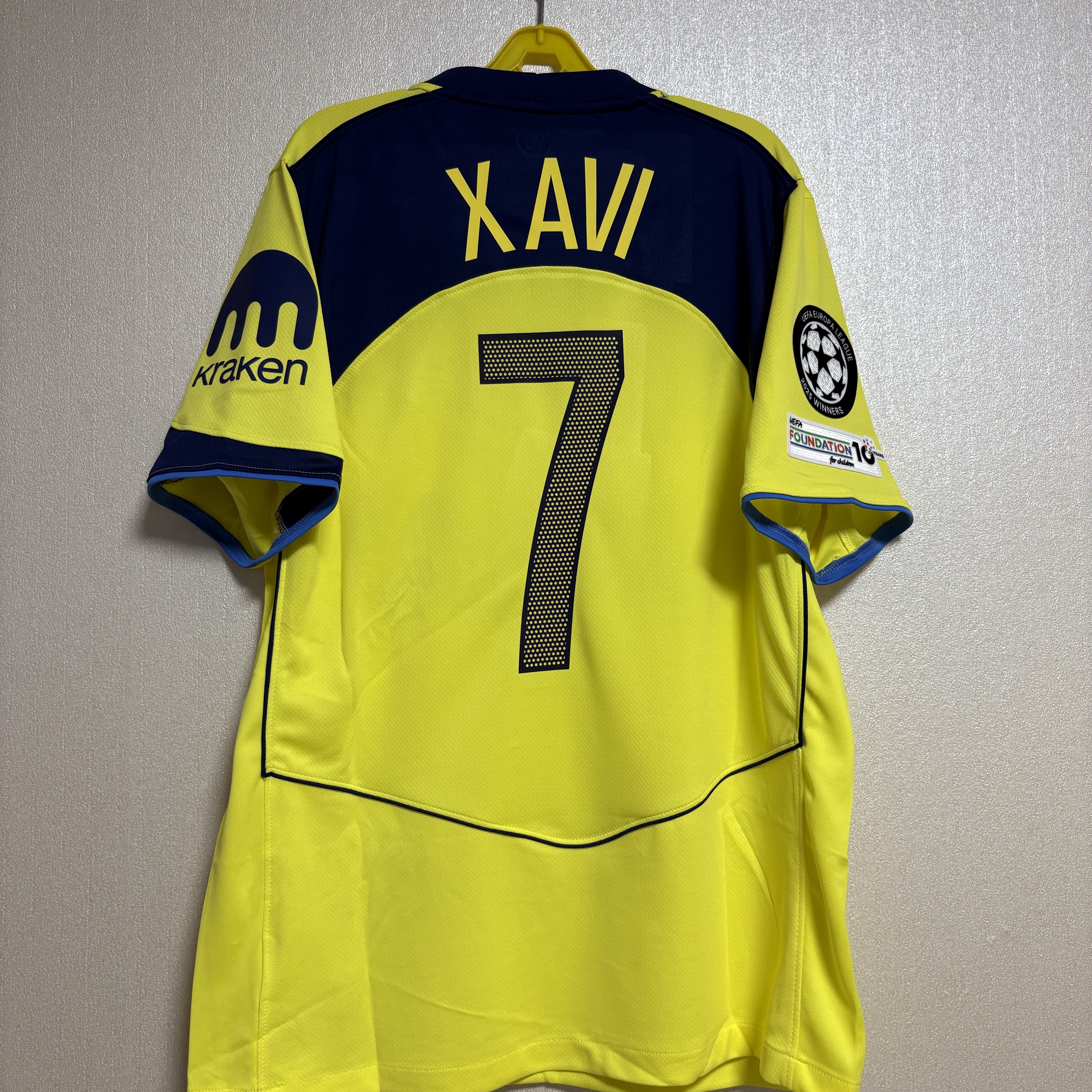 Nike Tottenham Hotspur 2025/26 Stadium 3rd Dri-FIT Total 90 Replica Jersey Dynamic Yellow Blue Void Pacific Blue (Non Marking Ver.) 착용 스타일 - 2