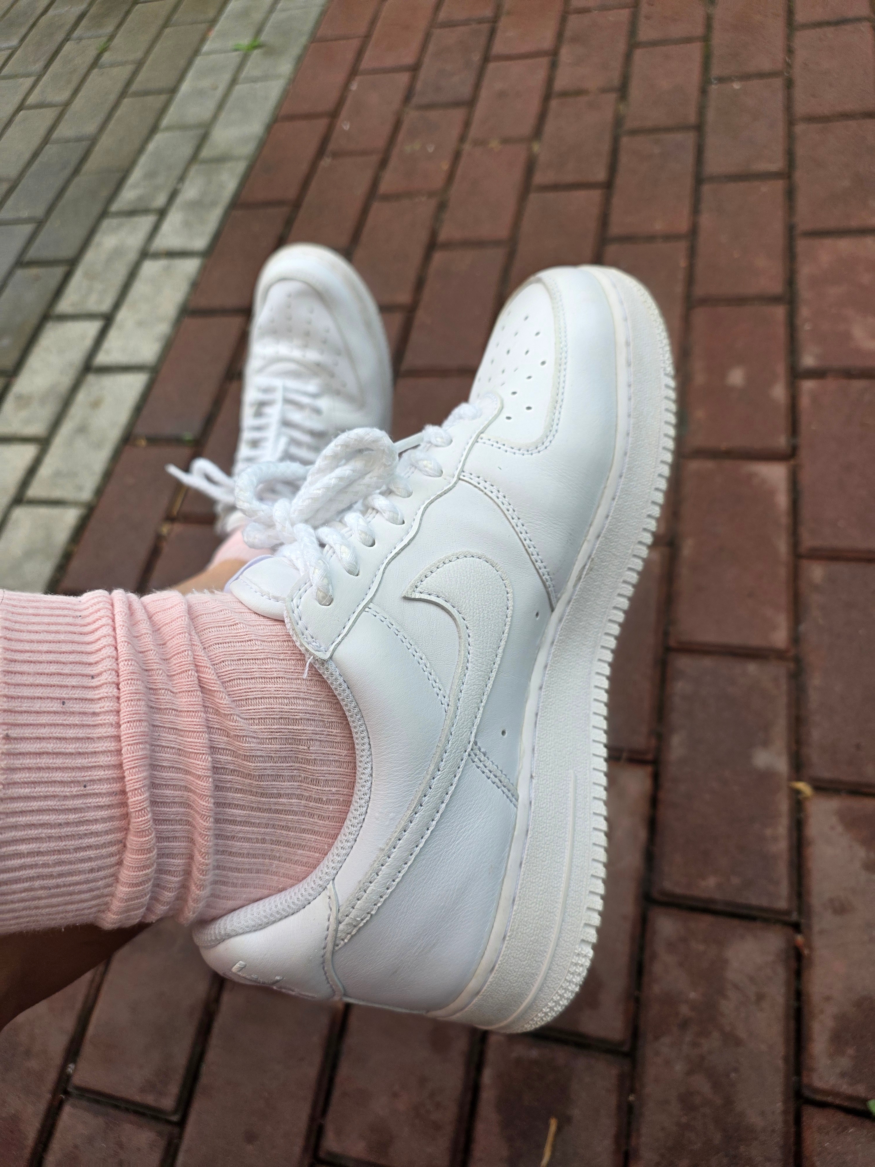 Nike Air Force 1 Low Retro Color of the Month White, Human Made Military Card Case Beige 착용 스타일 - 1