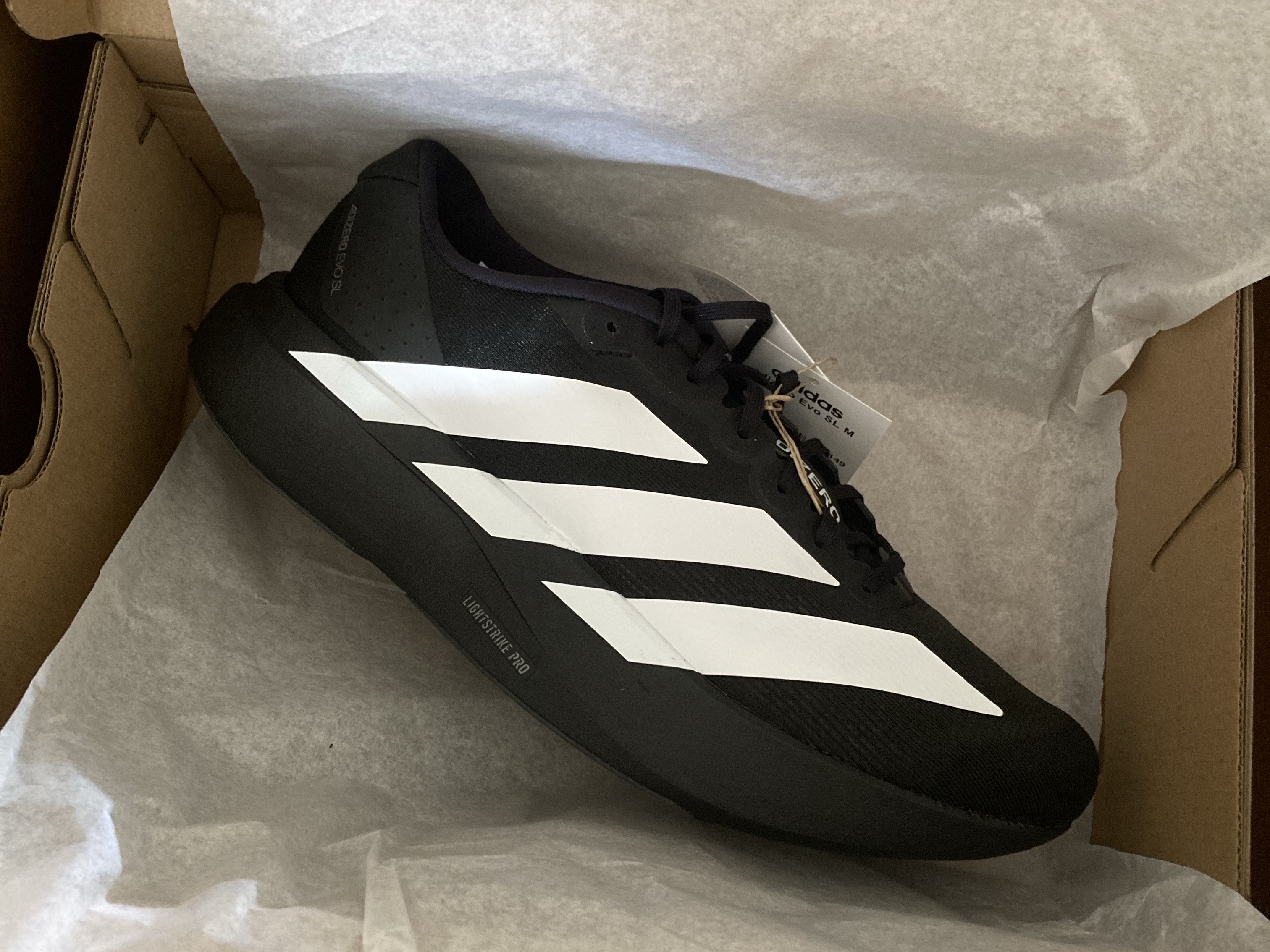 Adidas Adizero EVO SL Core Black Cloud White 착용 스타일