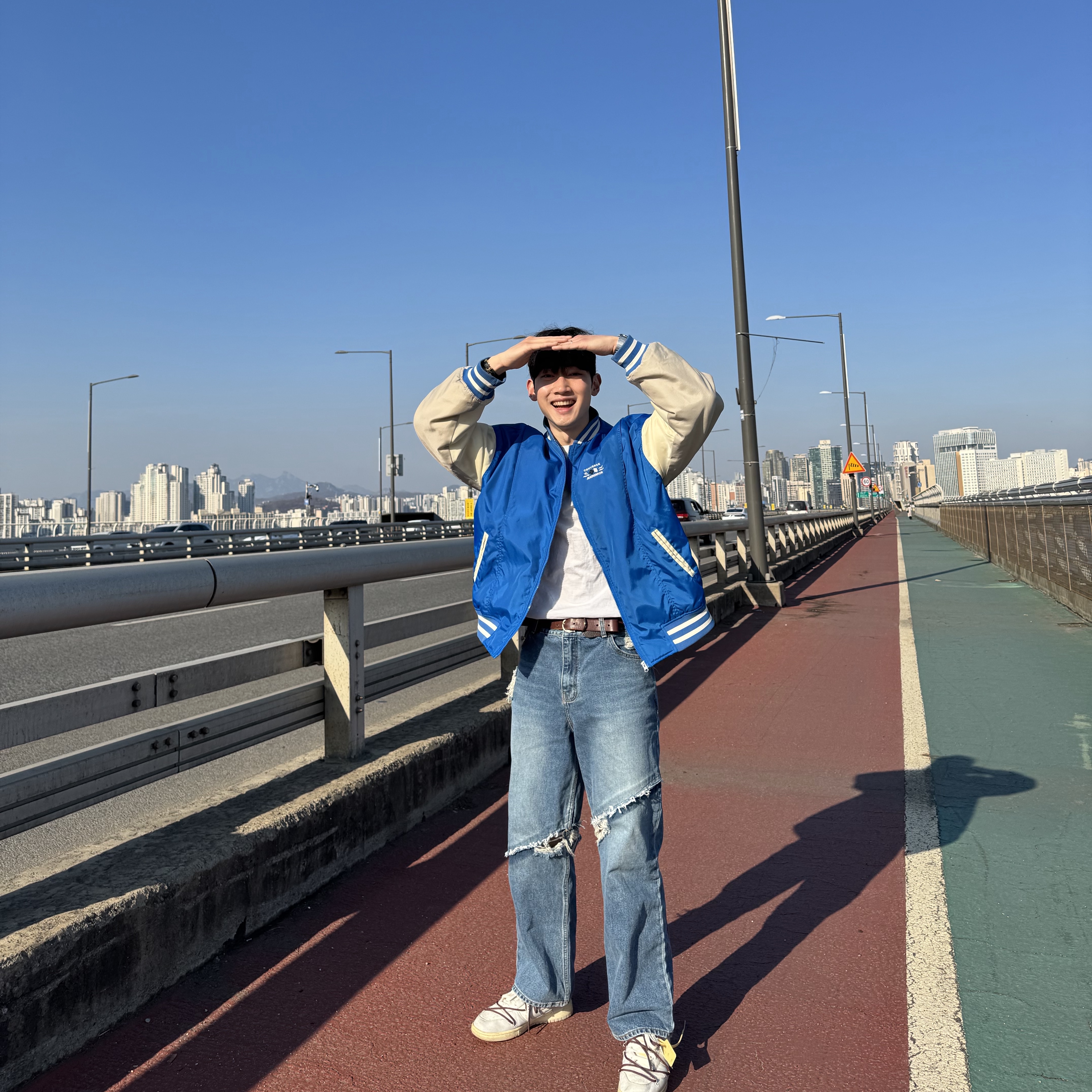 Ader Error Stami Jeans Blue, Converse x Ader Error Shapes Varsity Jacket Cobalt 착용 스타일 - 1