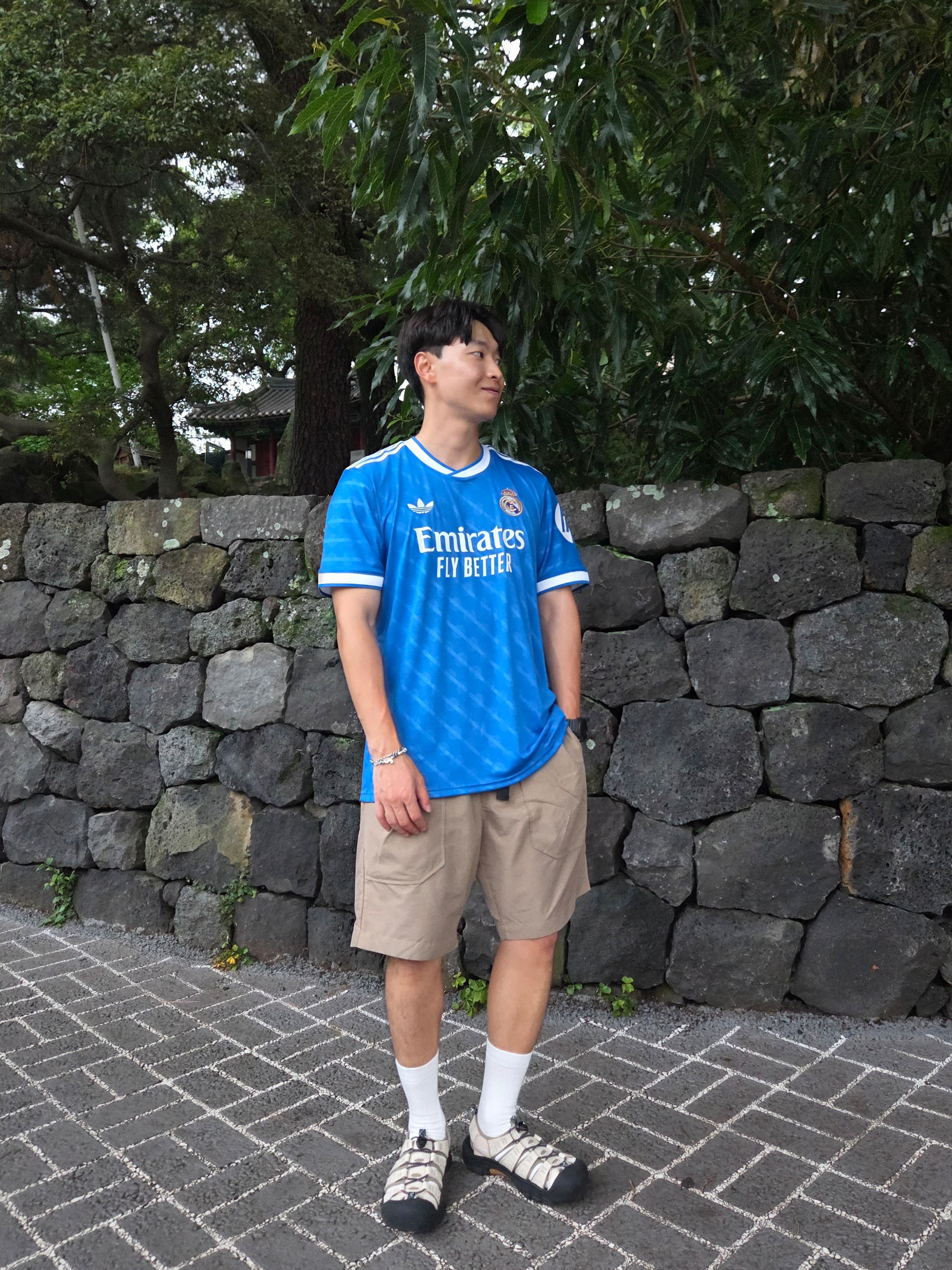 Keen x Gramicci Newport Retro Natural Ponderosa Pine, Adidas Real Madrid 2025/26 3rd Jersey Blue Bird - KR Sizing (Non Marking Ver.) 착용 스타일 - 4