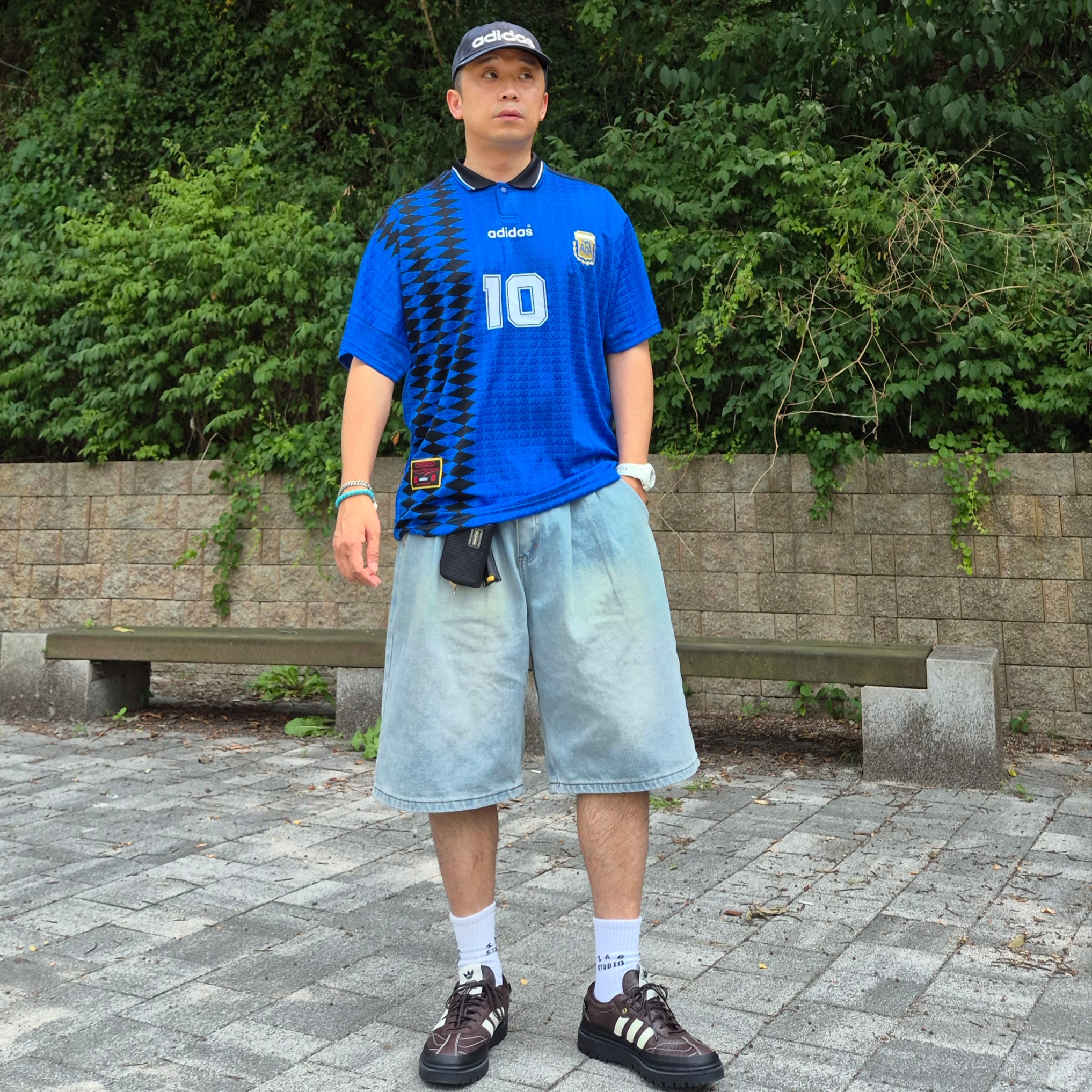 Adidas x Song for the Mute 007 Samba LX Freizeit Aurora Coffee, IAB Studio Socks White (5 Pack) 착용 스타일 - 1
