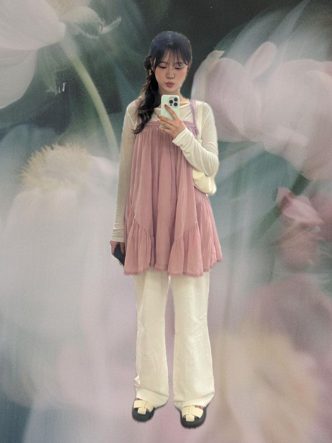 Emis Emis Hobo Bag Ivory 착용 스타일