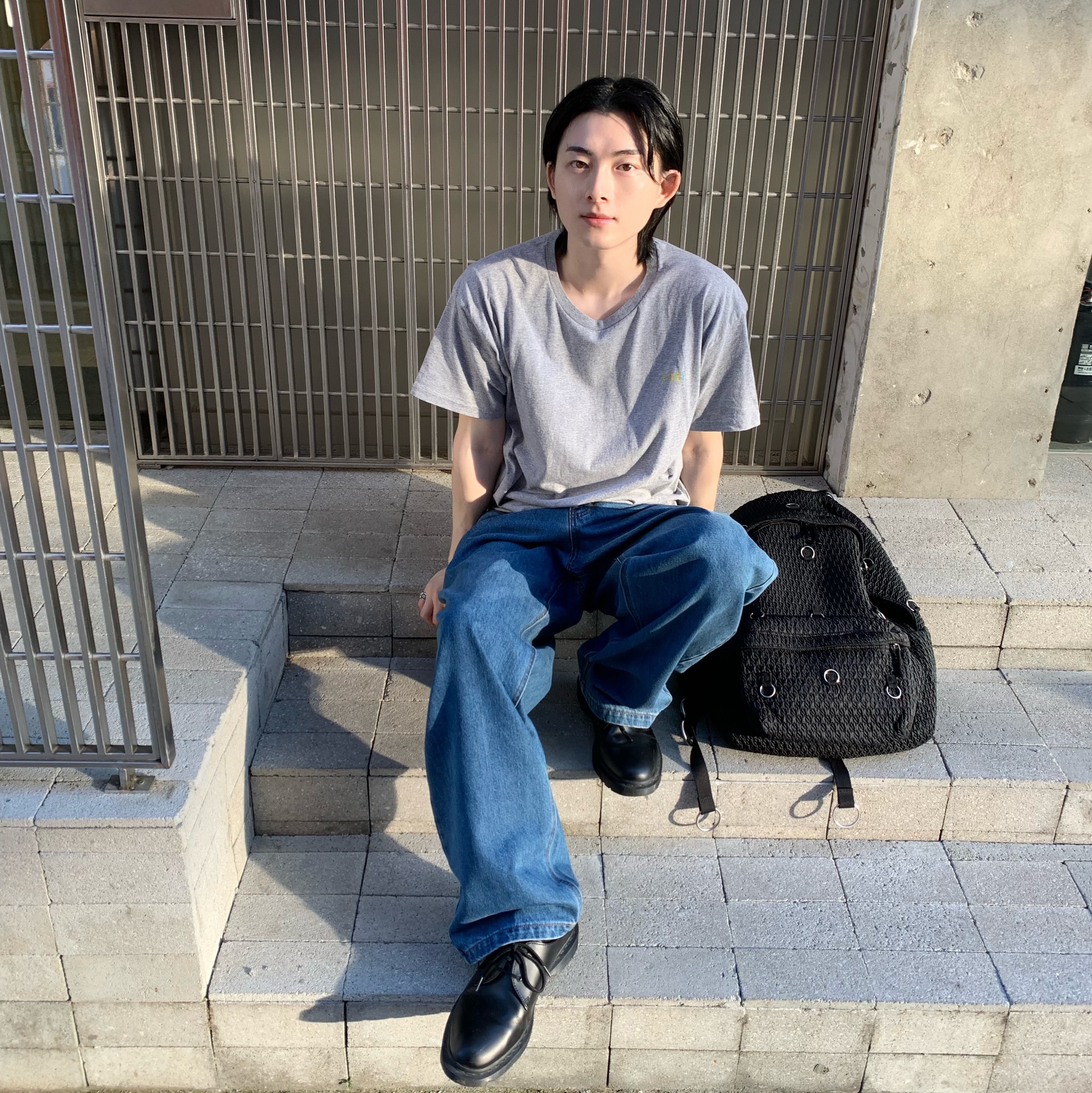 Millo Archive Chapter Denim Pants Denim Black, Millo Archive Chapter Denim Pants Denim Blue 착용 스타일 - 1