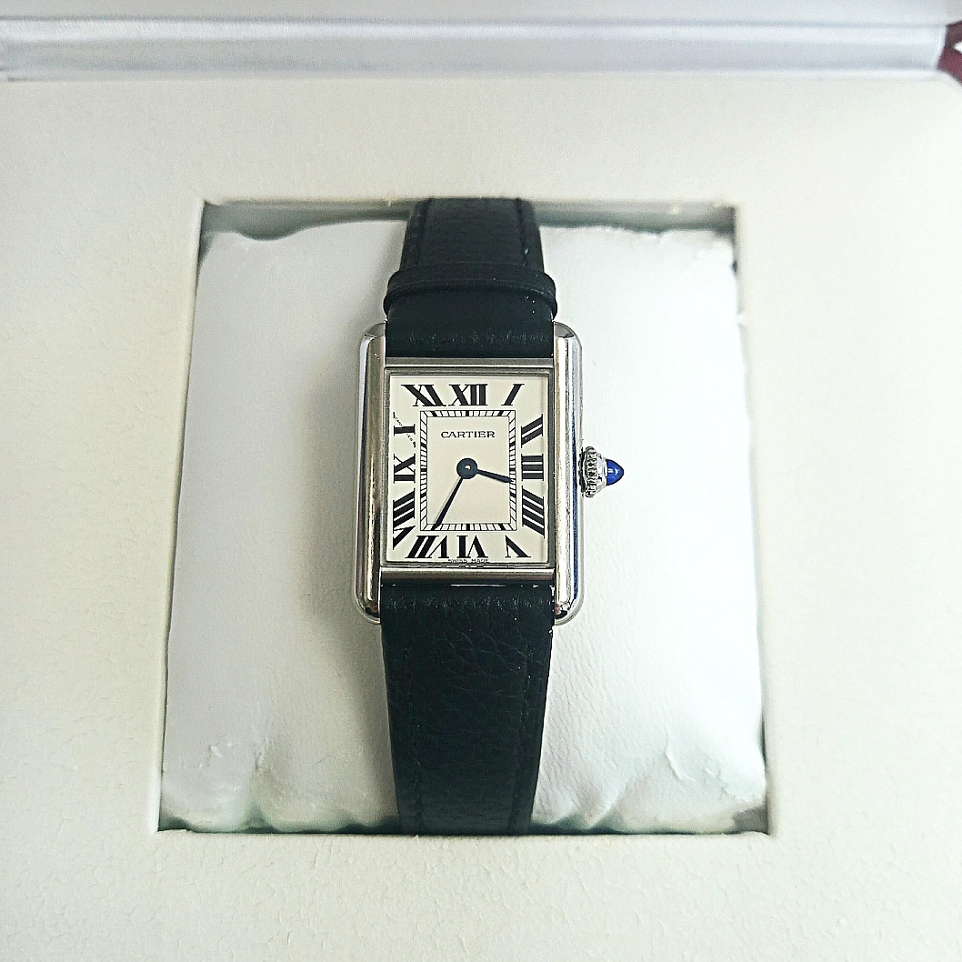 Cartier Tank Must Watch Small Quartz Steel Calfskin Black 착용 스타일 - 3