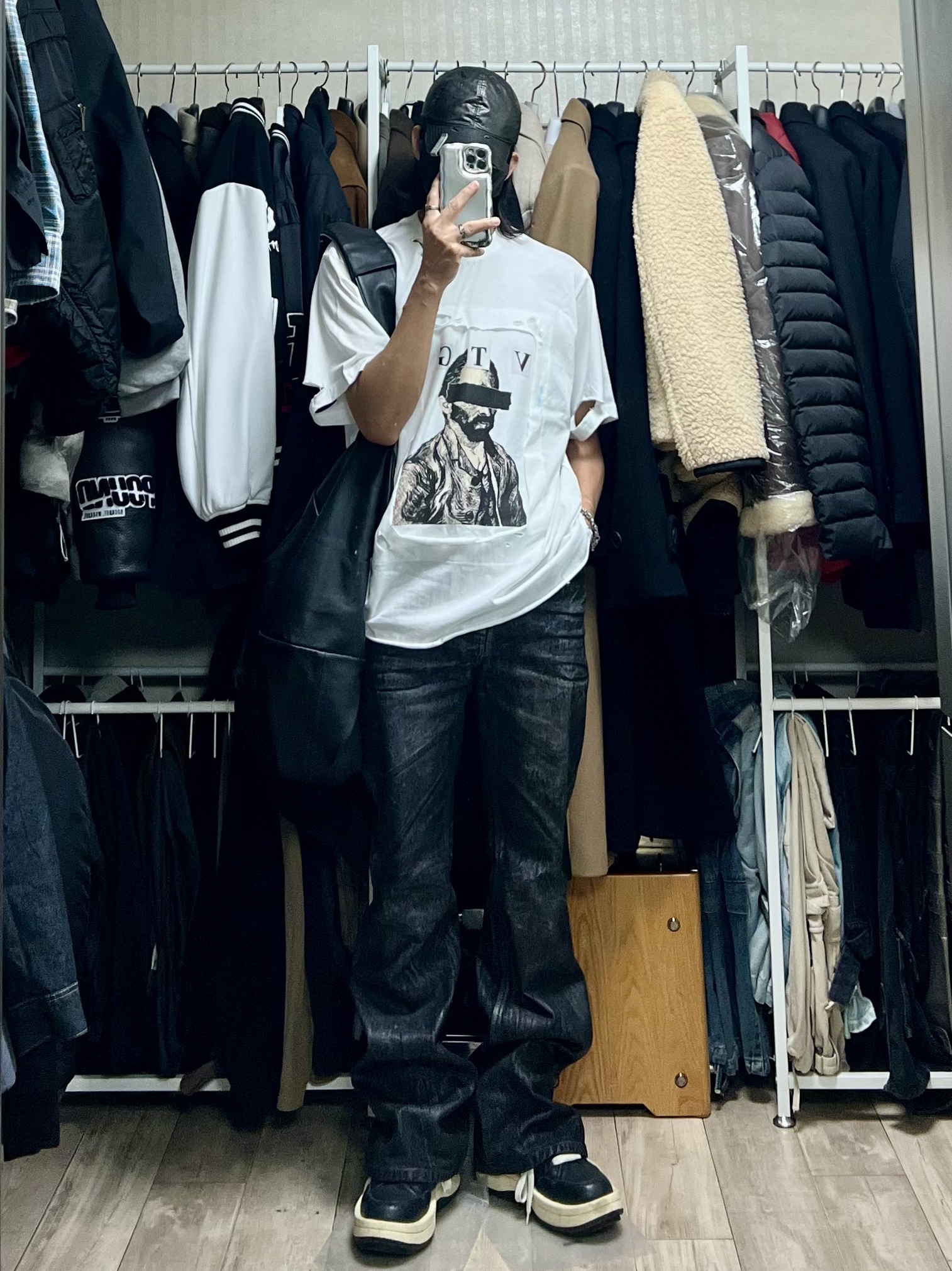 emostanceclub Black Dust Coated Flare Jeans, Converse x Drkshdw Turbowpn Black Cream 착용 스타일