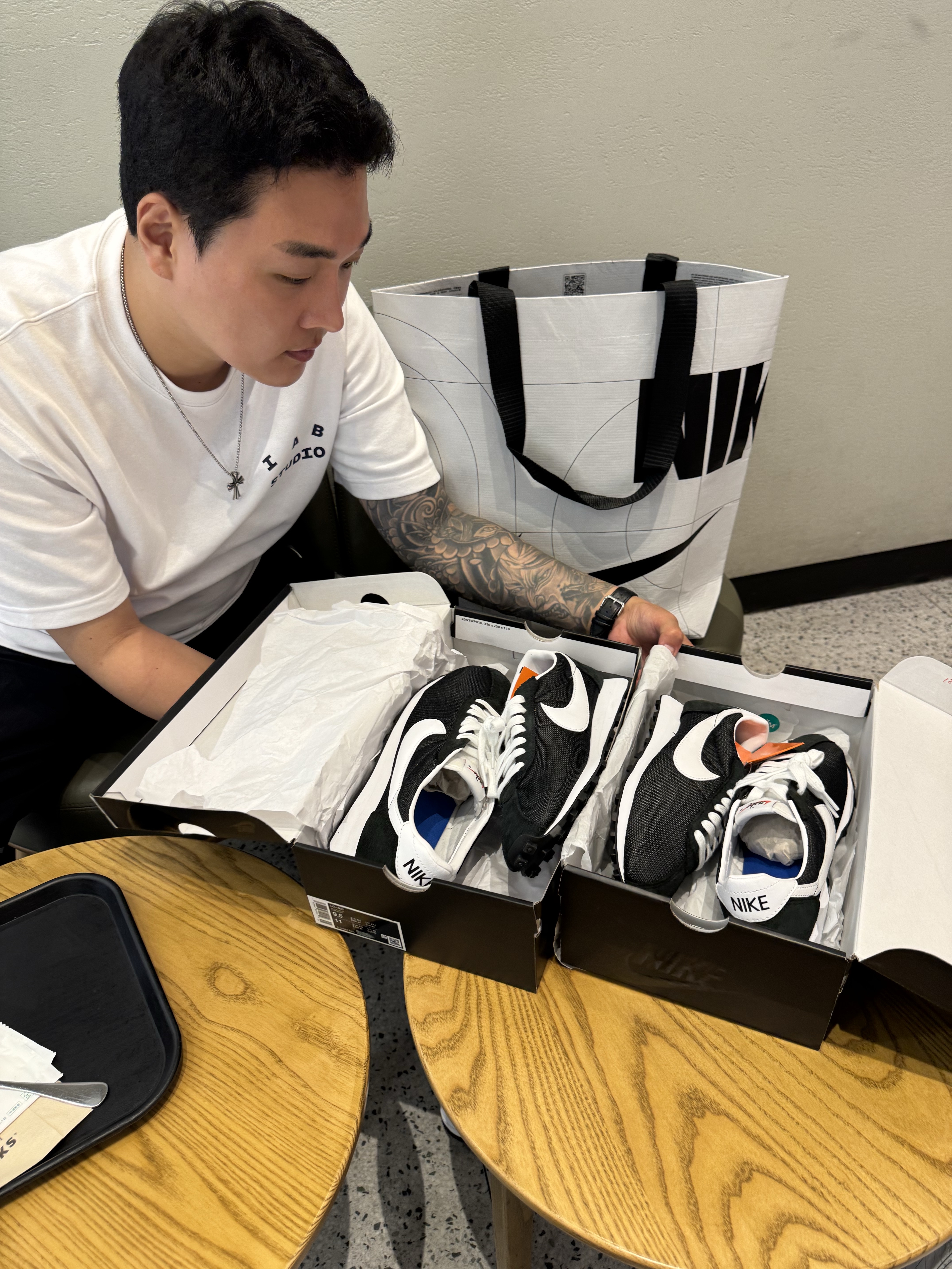 Nike LD-1000 Black White, IAB Studio T-Shirt White Navy 착용 스타일 - 4