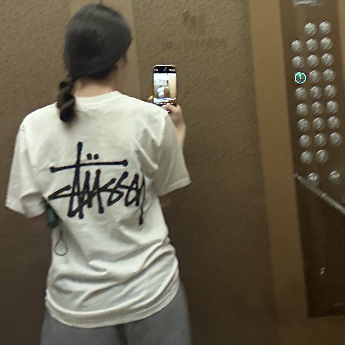 Stussy Basic Stussy T-Shirt White 2024, 2025 착용 스타일 - 3