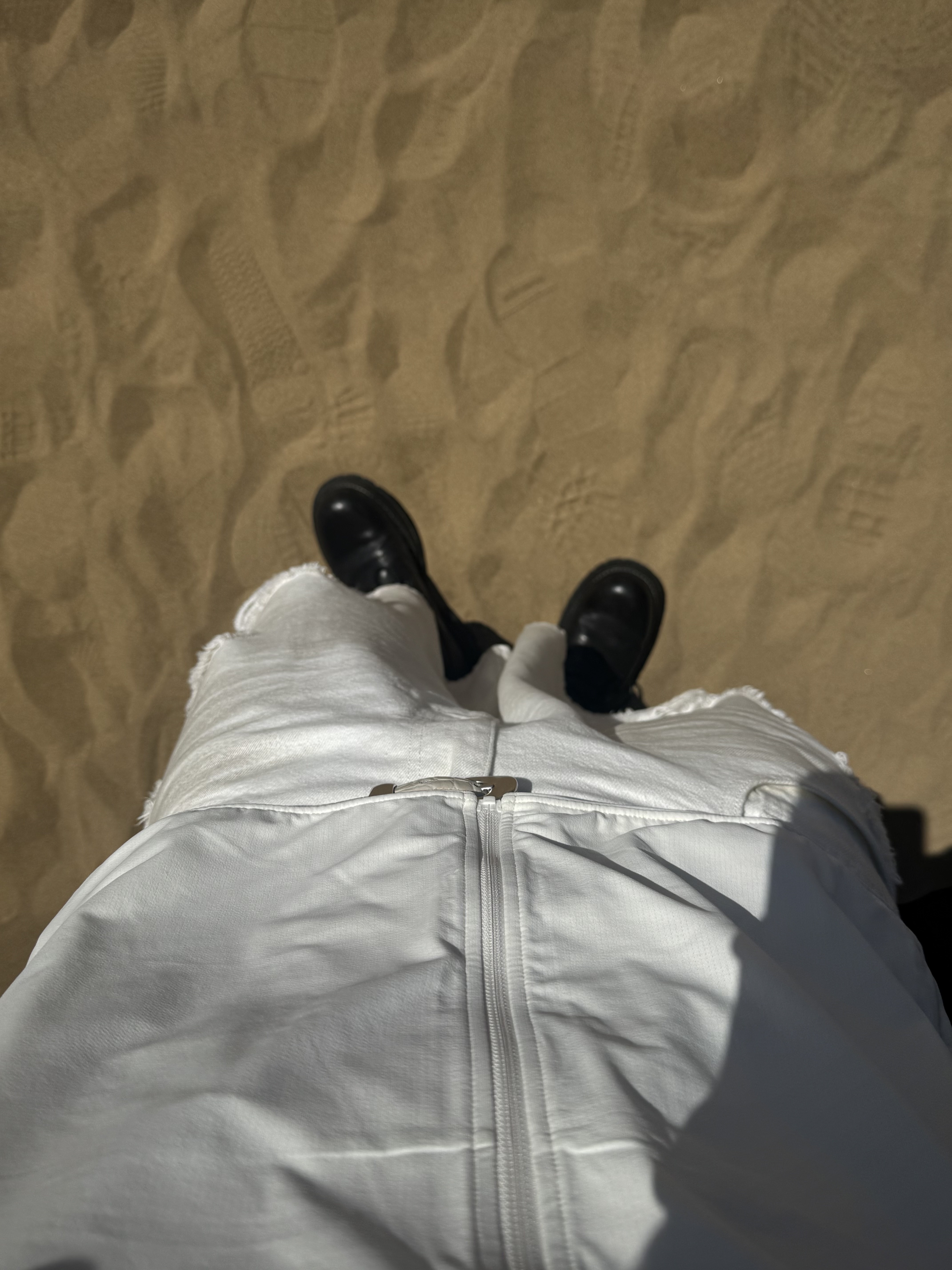 Uniqlo Dry EX UV Protection Full Zip Hoodie Off White, Our Legacy Belt 2cm Leather Off White 착용 스타일 - 7