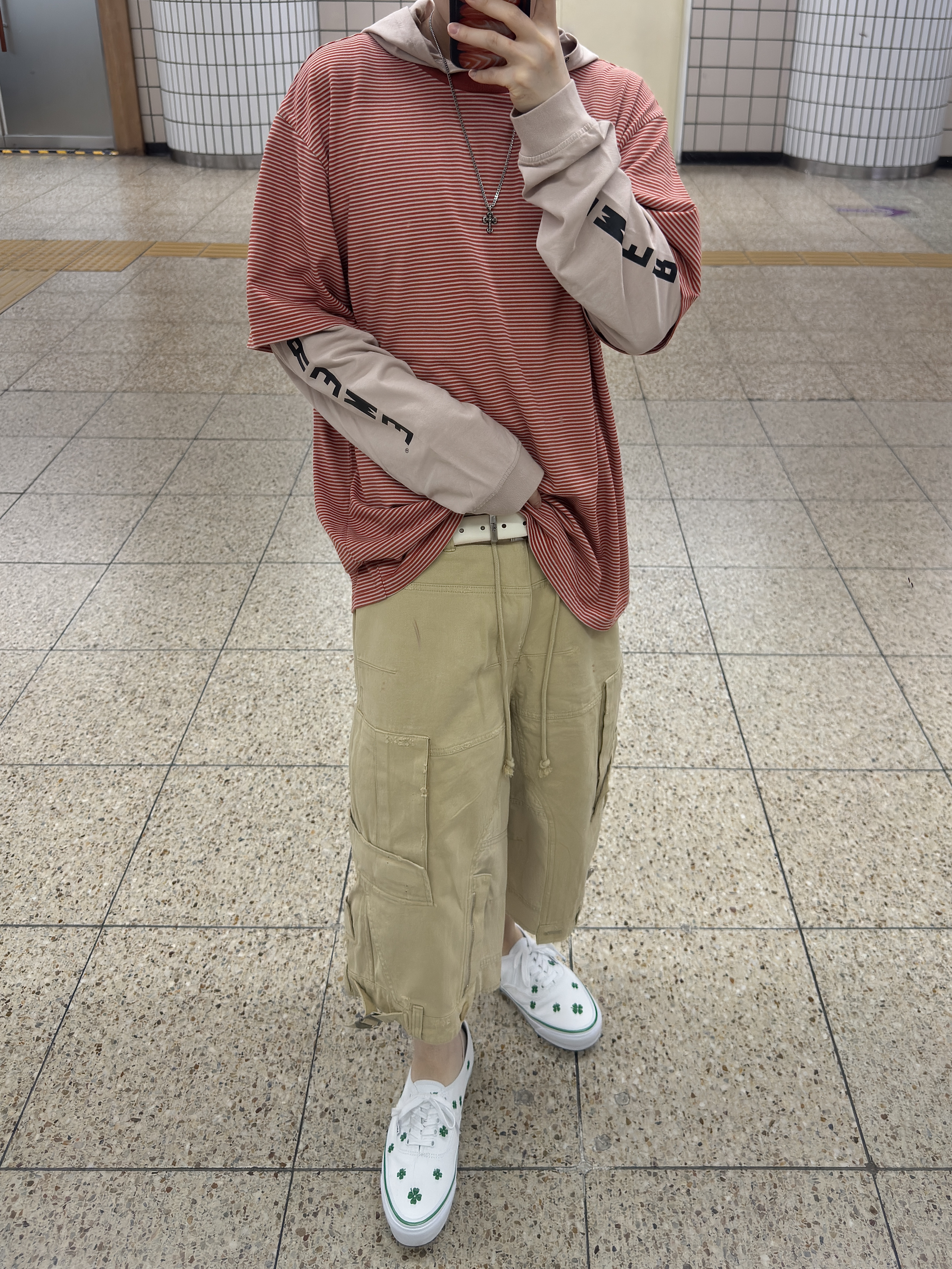 Vans Authentic 44 Embroidery Jolly Green, Protocol Index UpsideDown Cargo Shorts Beige 착용 스타일