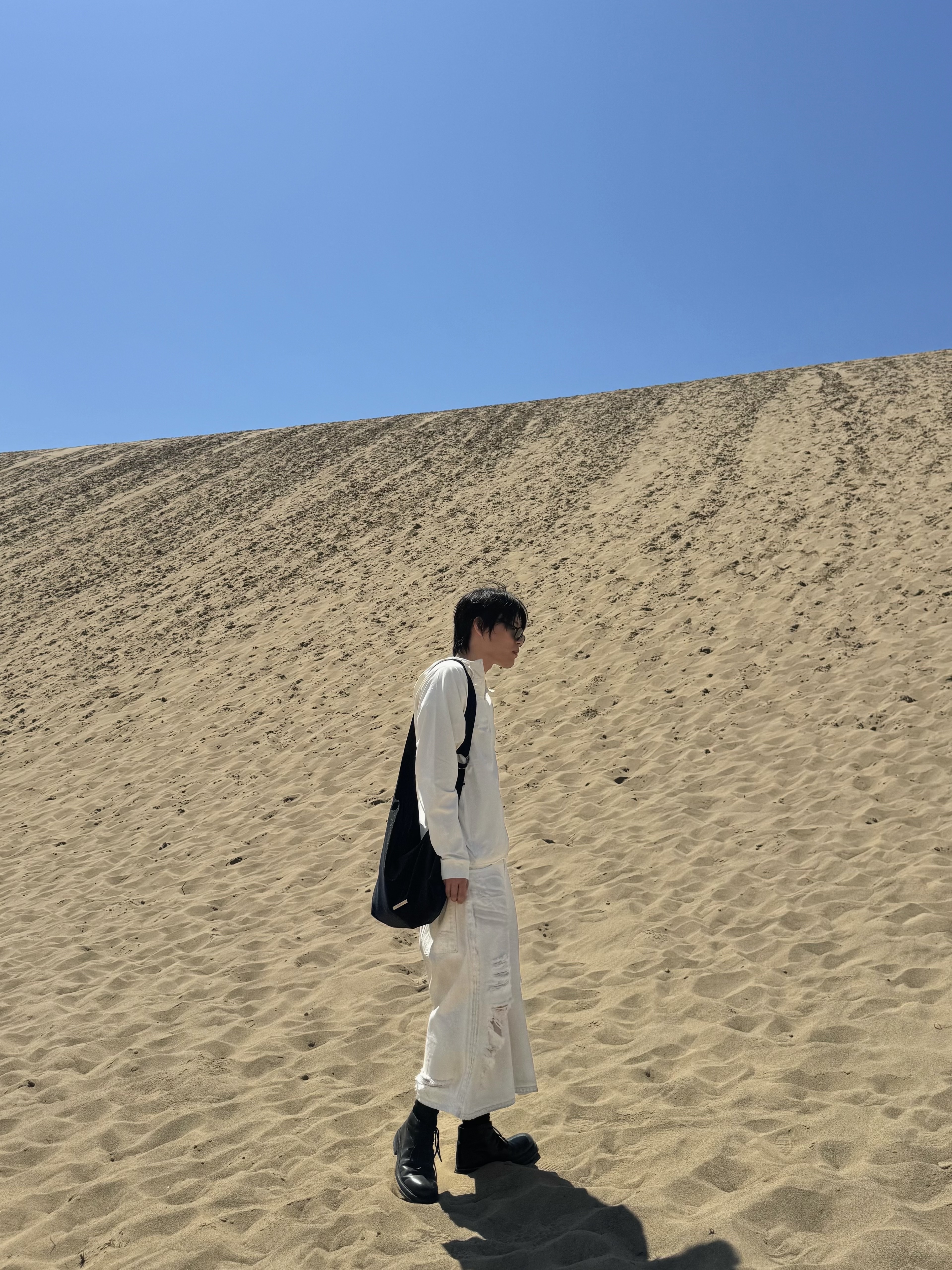 Uniqlo Dry EX UV Protection Full Zip Hoodie Off White, Our Legacy Belt 2cm Leather Off White 착용 스타일 - 3
