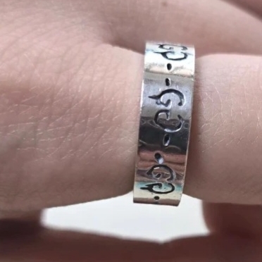 Gucc Ghost Ring 6mm in 925 Sterling Silver Size 13, Gucci Ghost Ring Silver 3.8mm 착용 스타일 - 2