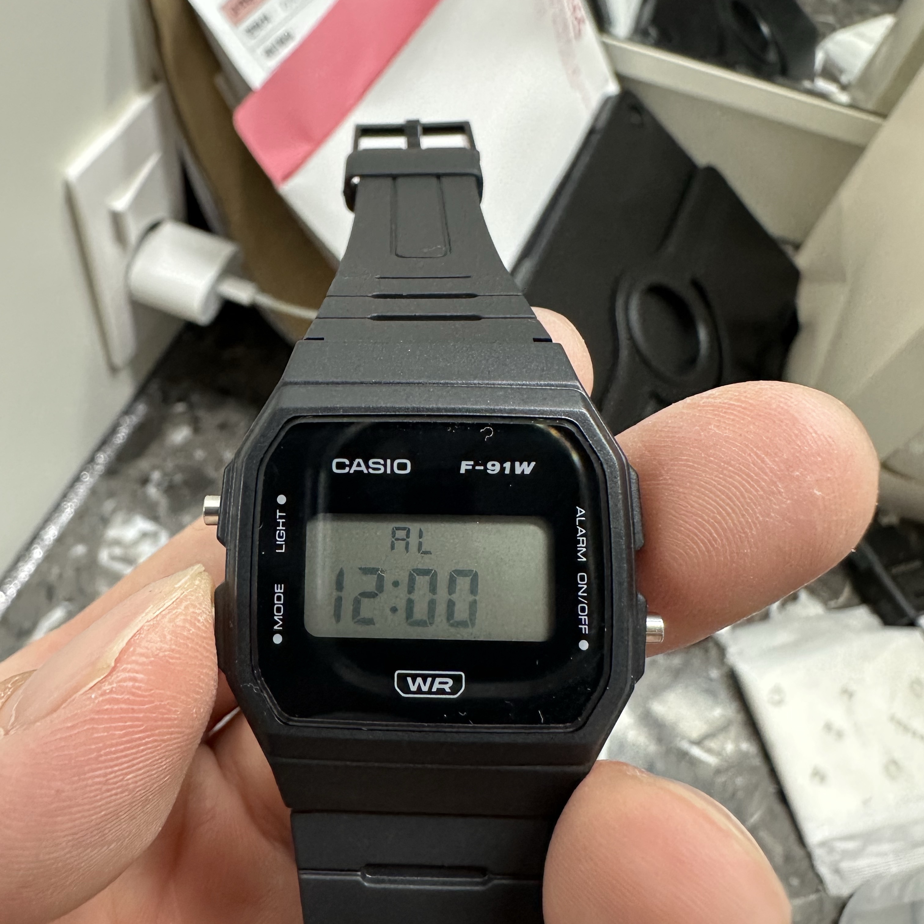 Casio F-91WB-1ADF 착용 스타일