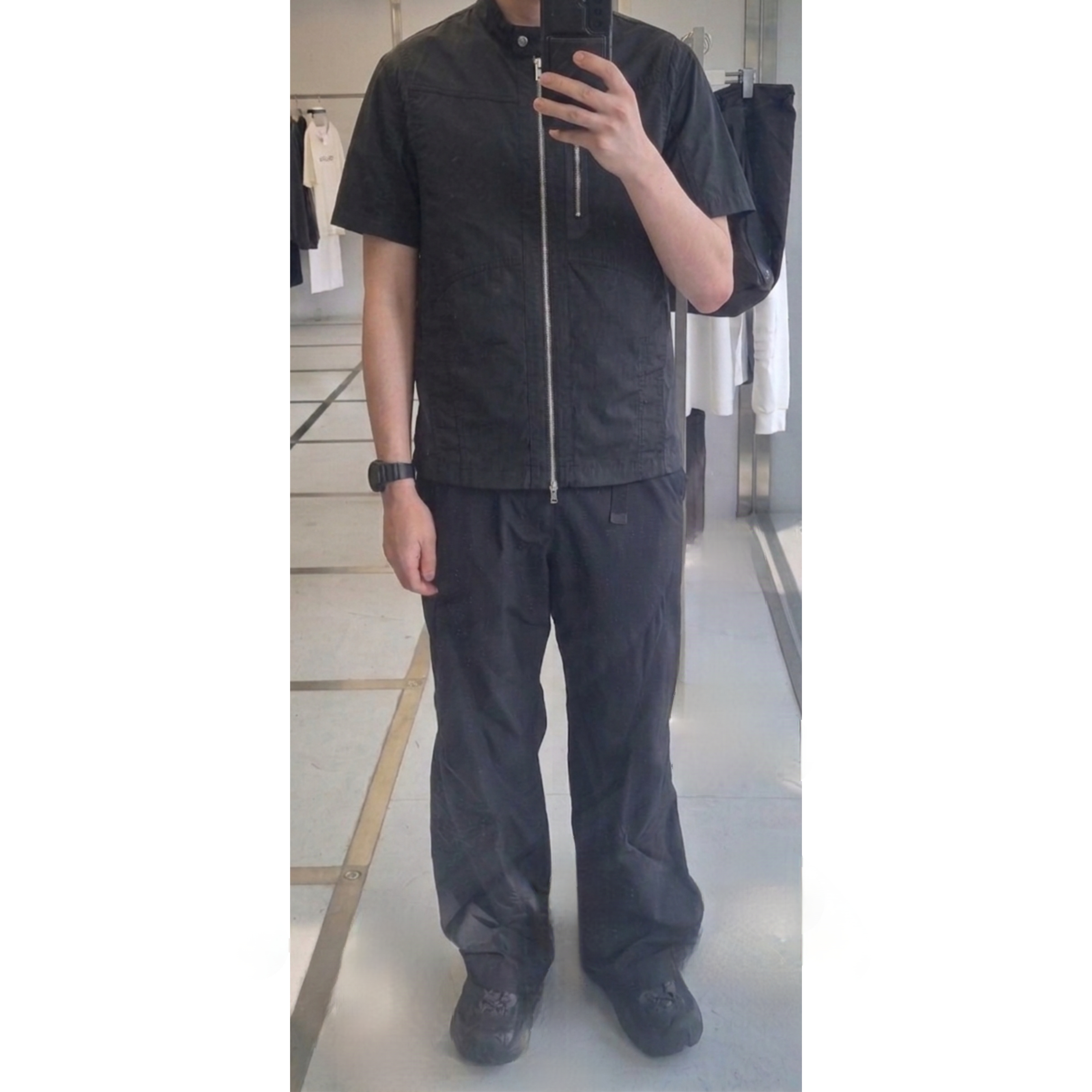Hoka Hopara 2 Black, Casio G-Shock DW-5600UBB-1DR 착용 스타일 - 1