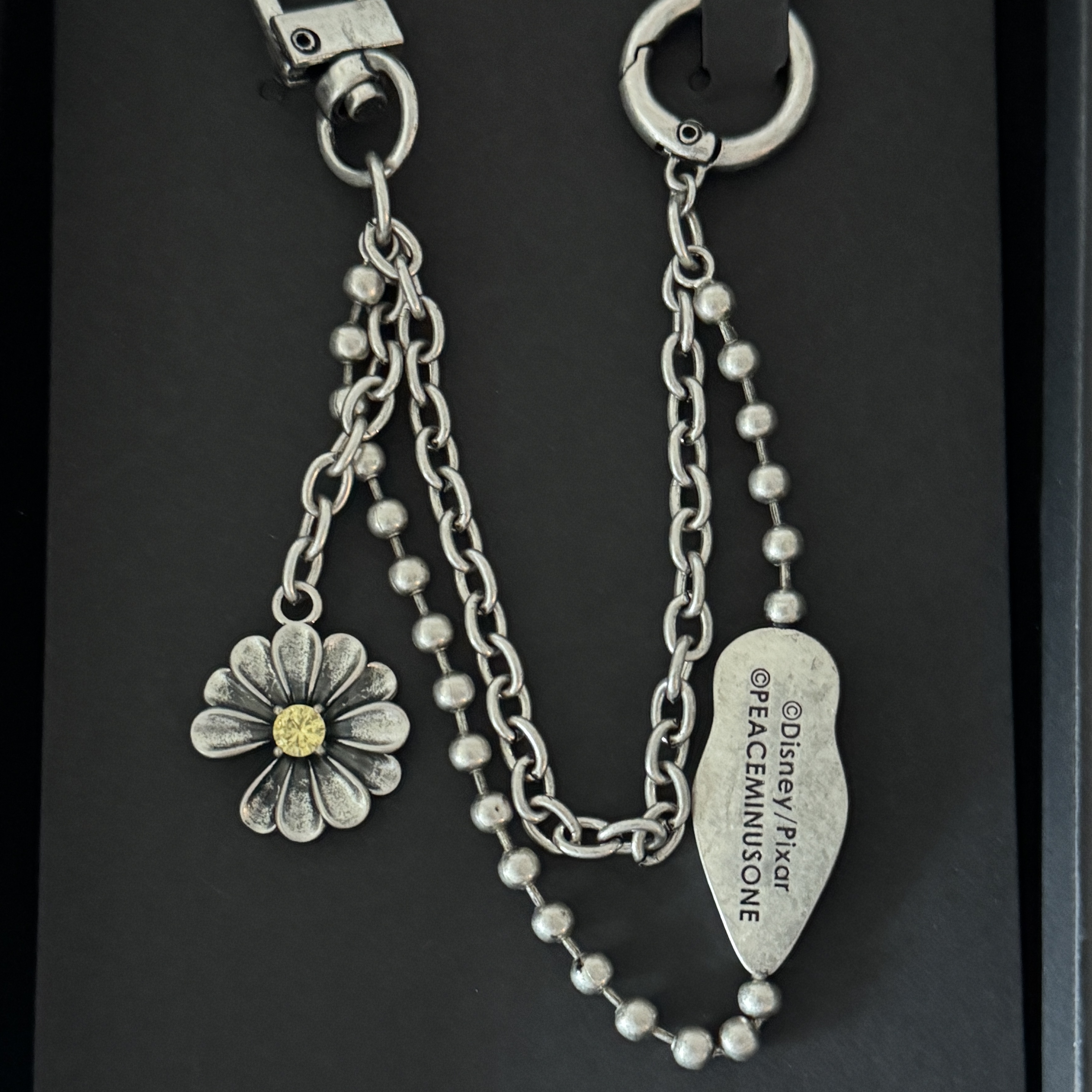 Casetify x Peaceminusone x Toy Story The First Fan Fashion Key Metal Chain Wrist Strap 착용 스타일