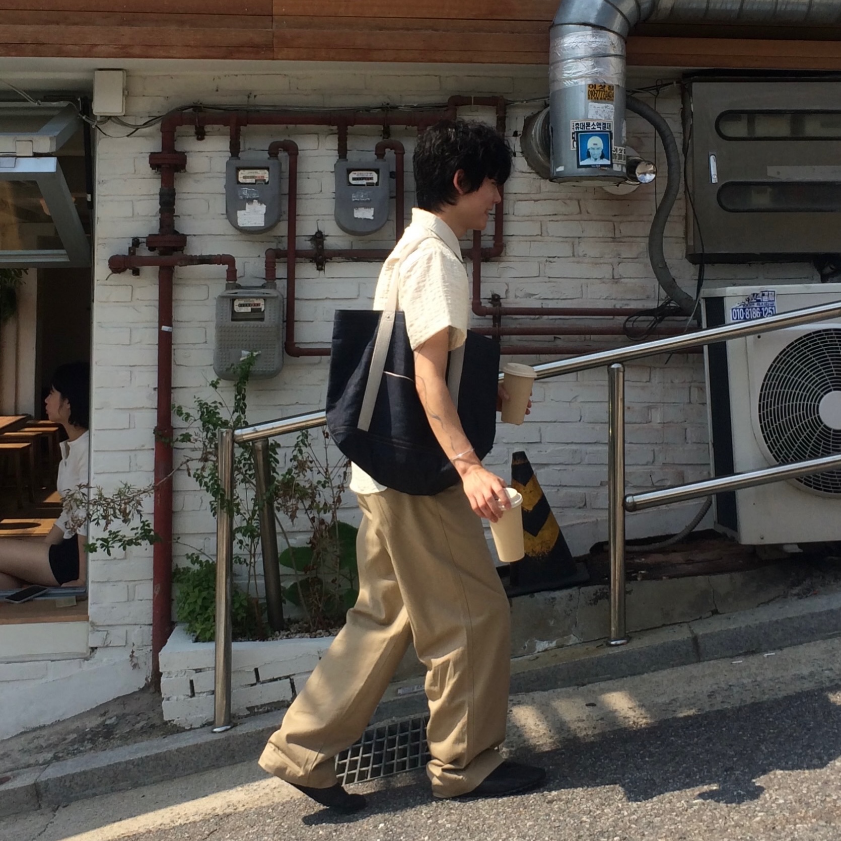 Millo Archive Poid Chino Pants Beige, Millo Archive Poid Chino Pants Black 착용 스타일 - 1