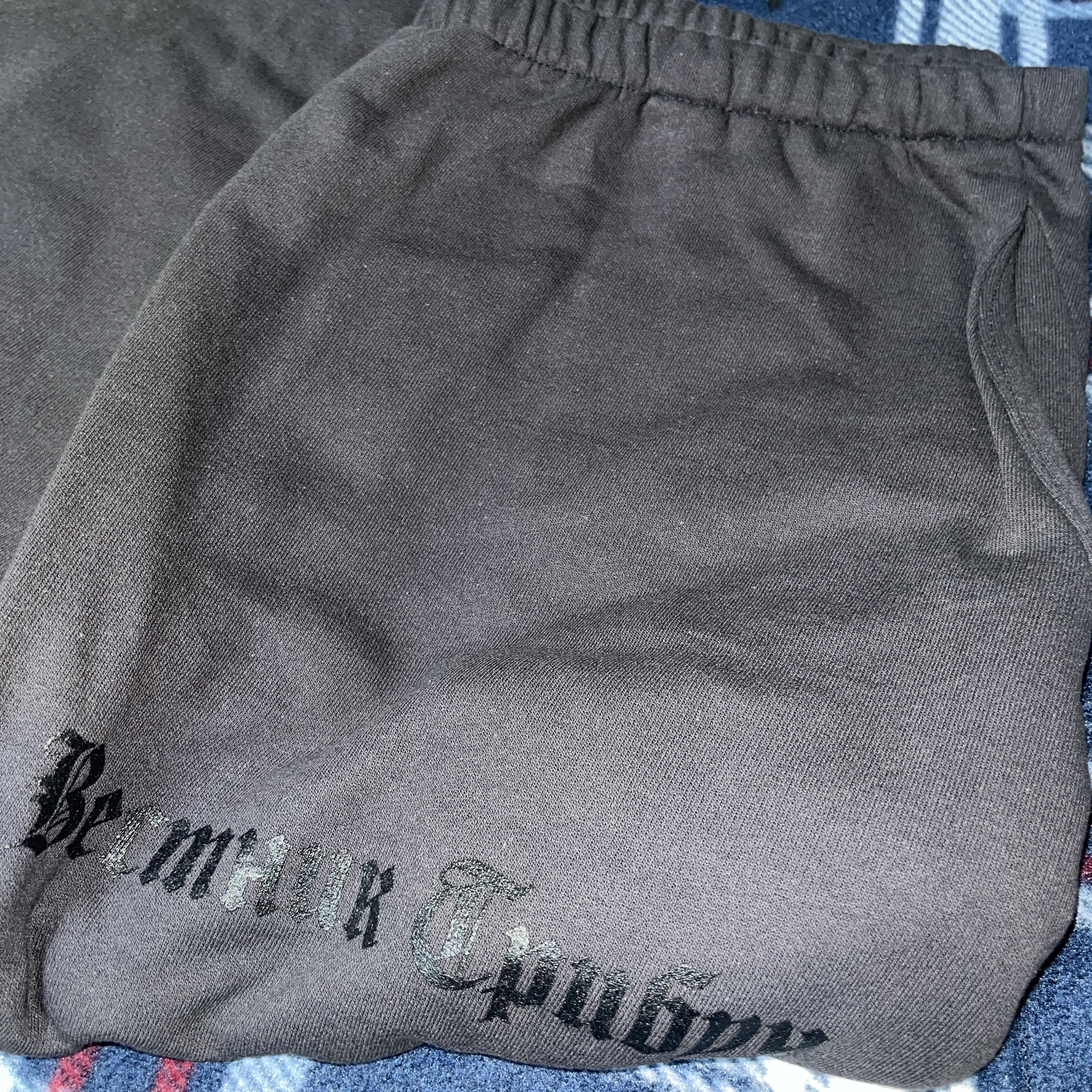 Yeezy x Gosha Rubchinskiy Tribune Herald SP-06 Pants Charcoal 착용 스타일