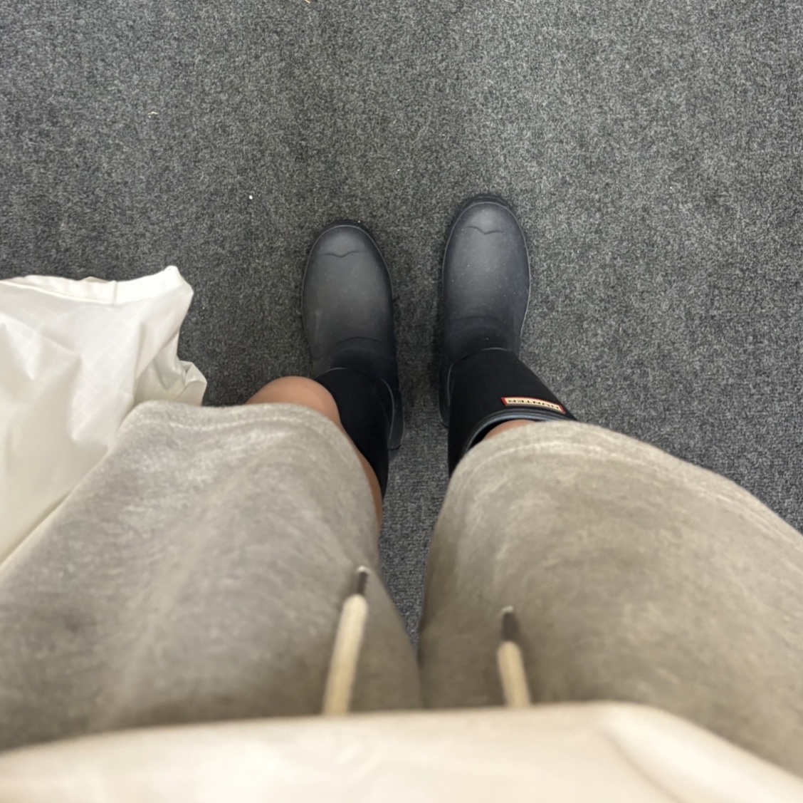 (W) Hunter Original Tall Rain Boots Navy 착용 스타일
