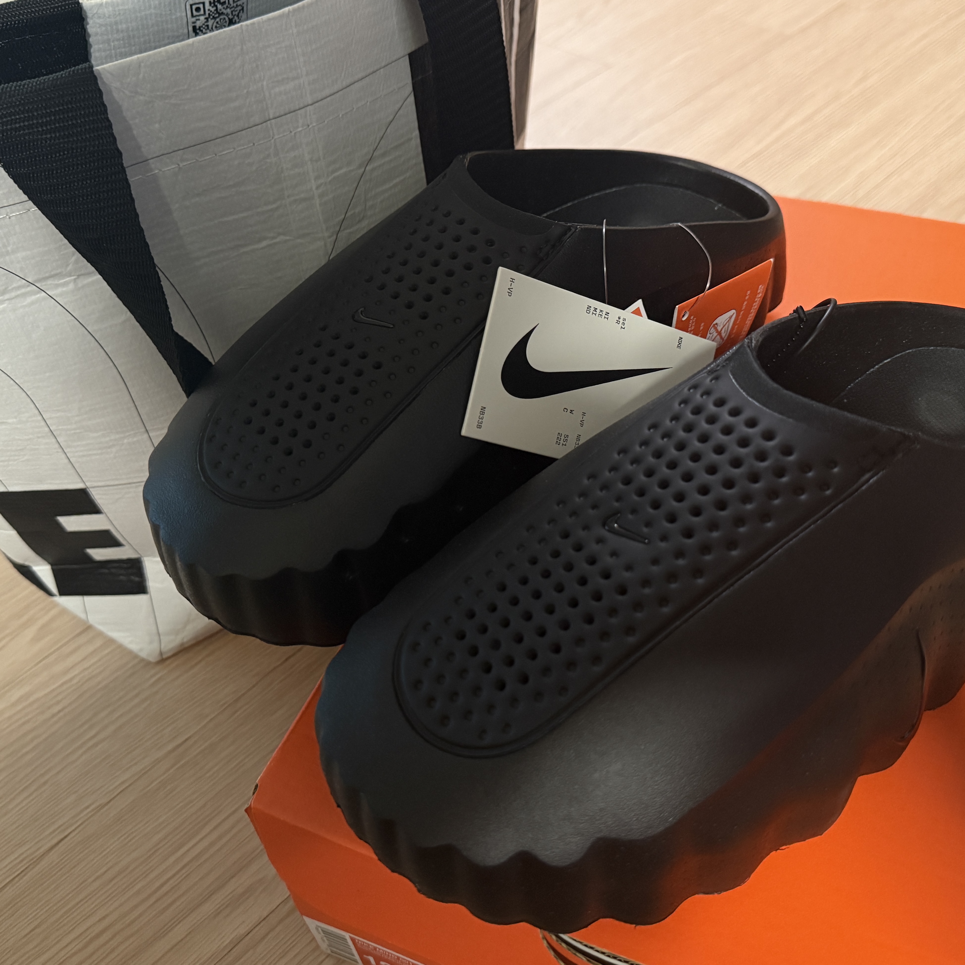 Nike Mind 001 Black Anthracite 착용 스타일 - 3