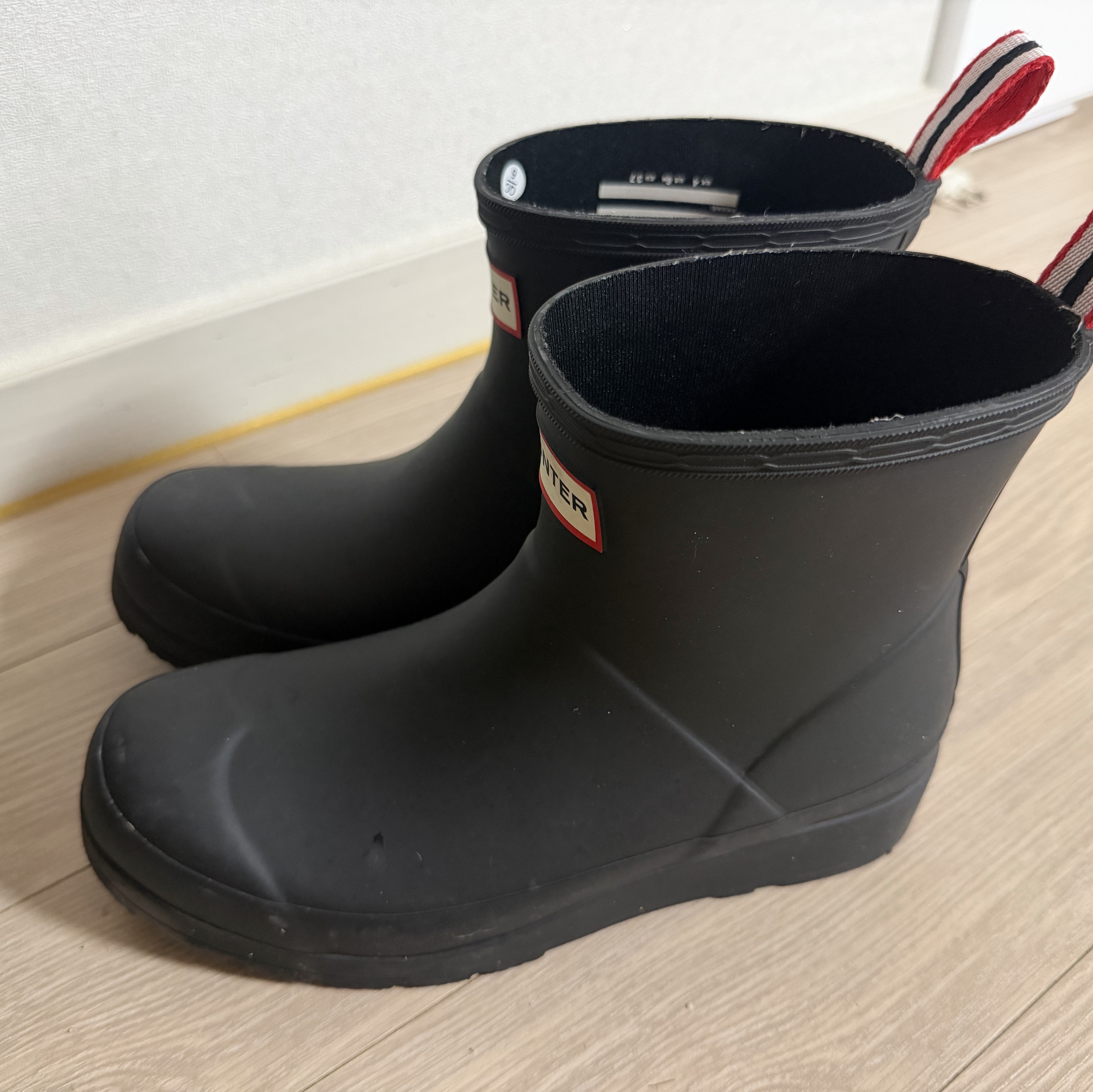 (W) Hunter Play Short Rain Boots Black 착용 스타일