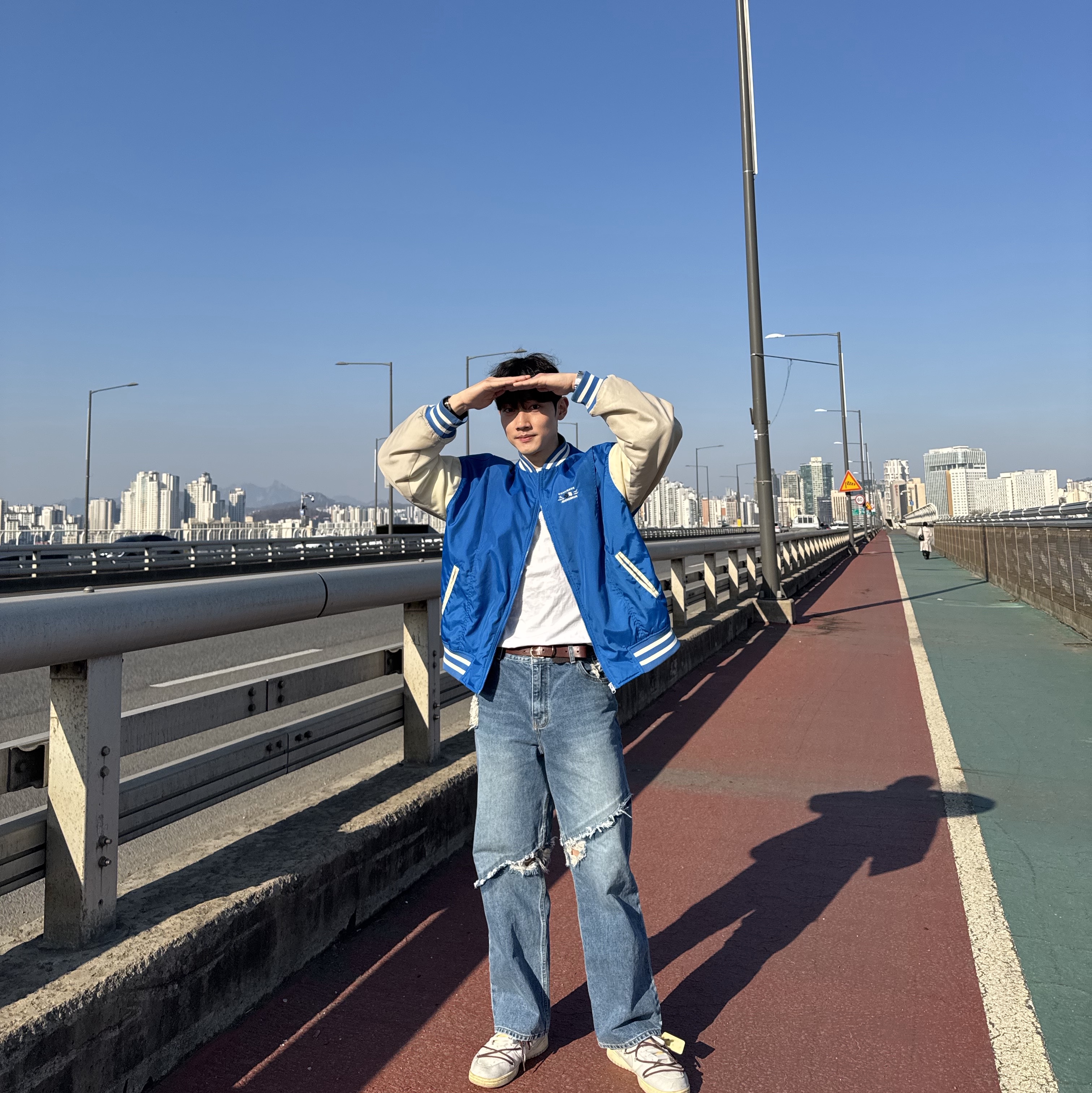 Ader Error Stami Jeans Blue, Converse x Ader Error Shapes Varsity Jacket Cobalt 착용 스타일 - 2