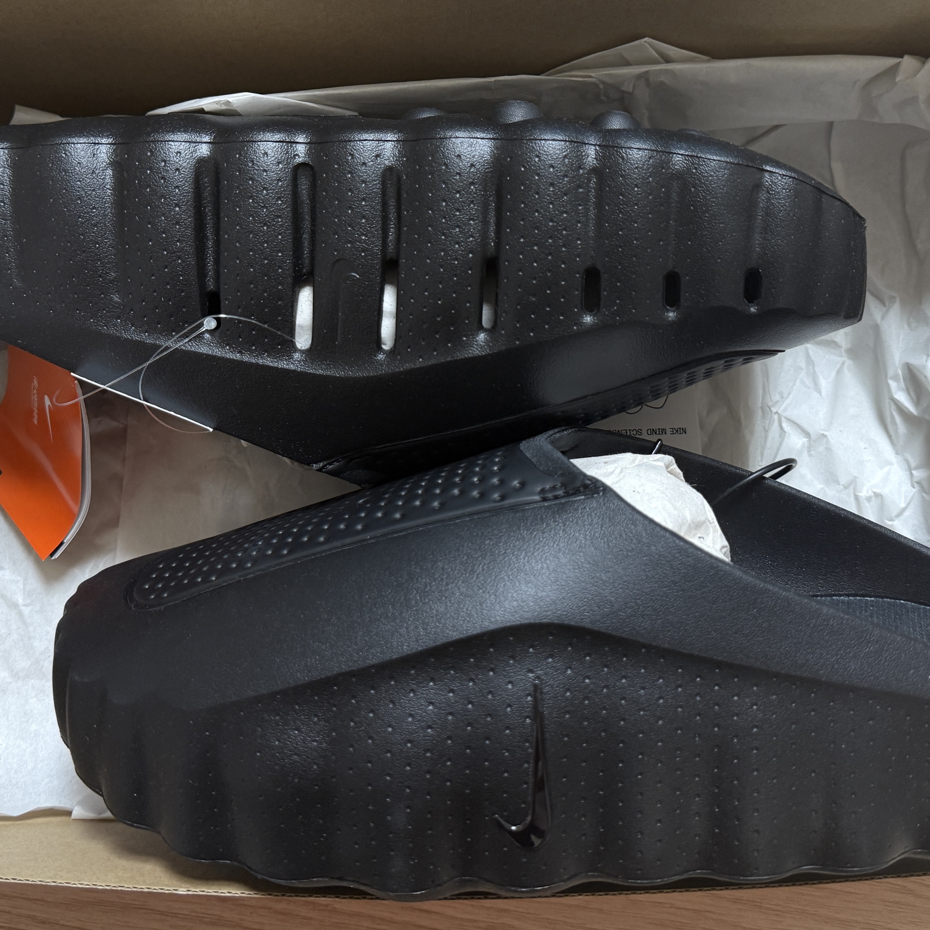 Nike Mind 001 Black Anthracite 착용 스타일 - 4
