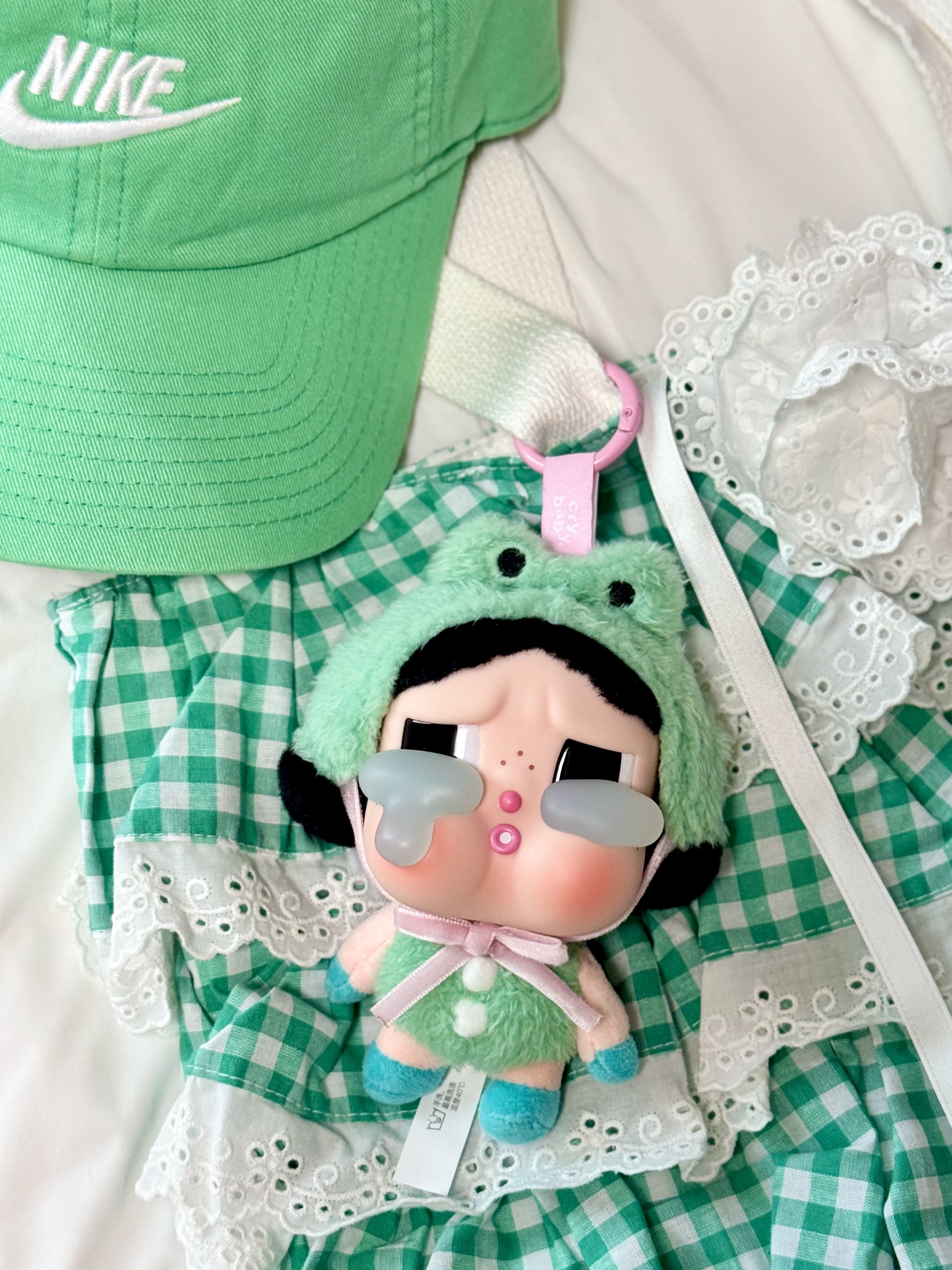 Nike Heritage 86 Futura Washed Cap Spring Green, Pop Mart Crybaby Crying Again Series Plush Keyring What A Frog (Opened Case) 착용 스타일 - 2