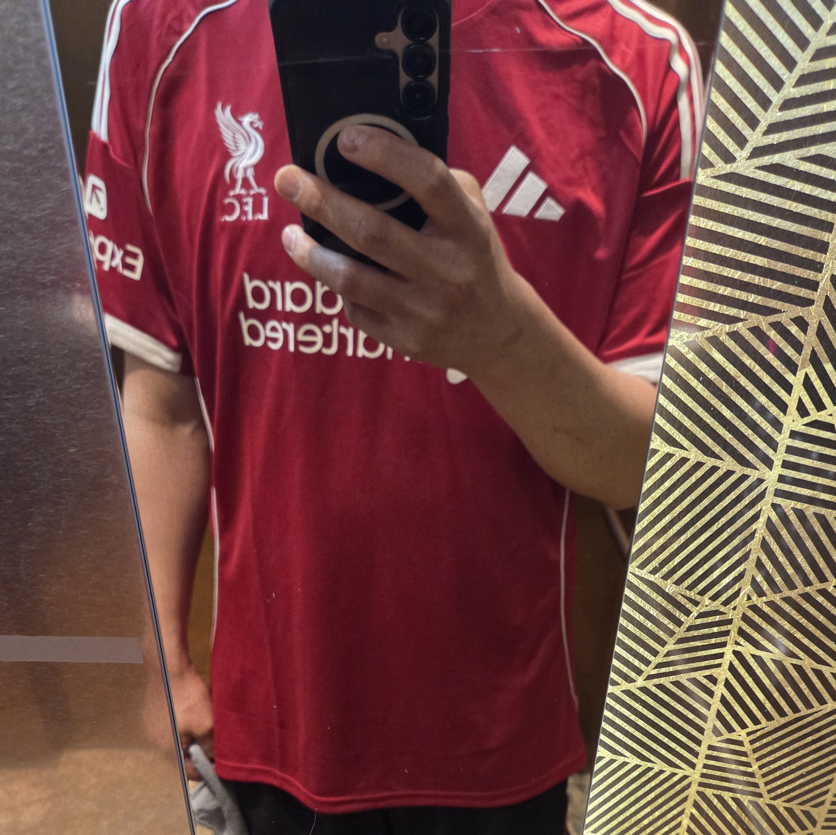 Adidas Liverpool FC 2025/26 Home Jersey Strawberry Red - KR Sizing (Non Marking Ver.) 착용 스타일