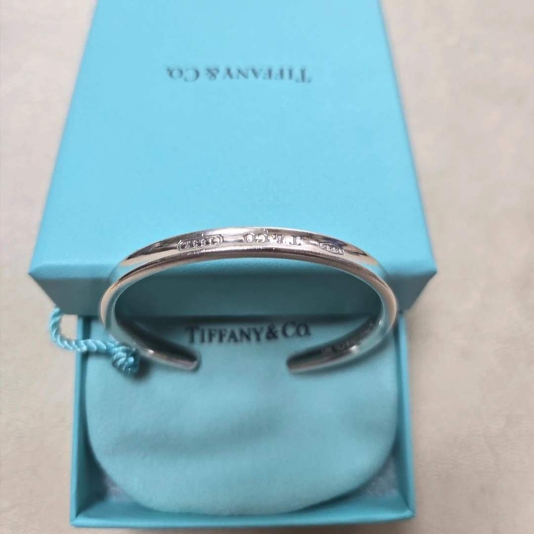 Tiffany & Co. Tiffany 1837 Cuff Silver, Tiffany & Co. Atlas 12mm Ring 착용 스타일 - 1