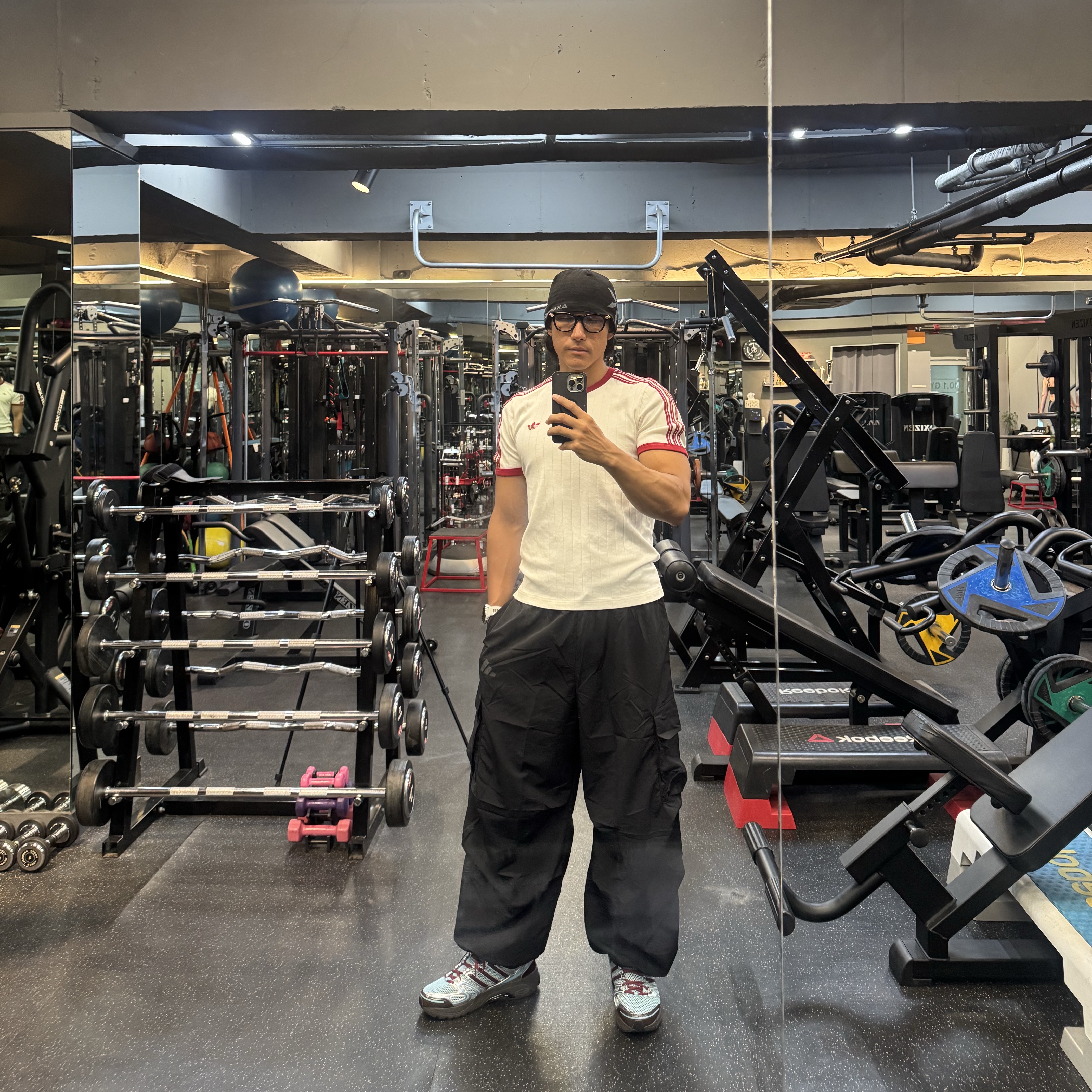 AX CONNECTION Compass Logo Beanie (Lightweight), Adidas City Tech Windbreaker Pants Black Black Reflective - KR Sizing 착용 스타일 - 2