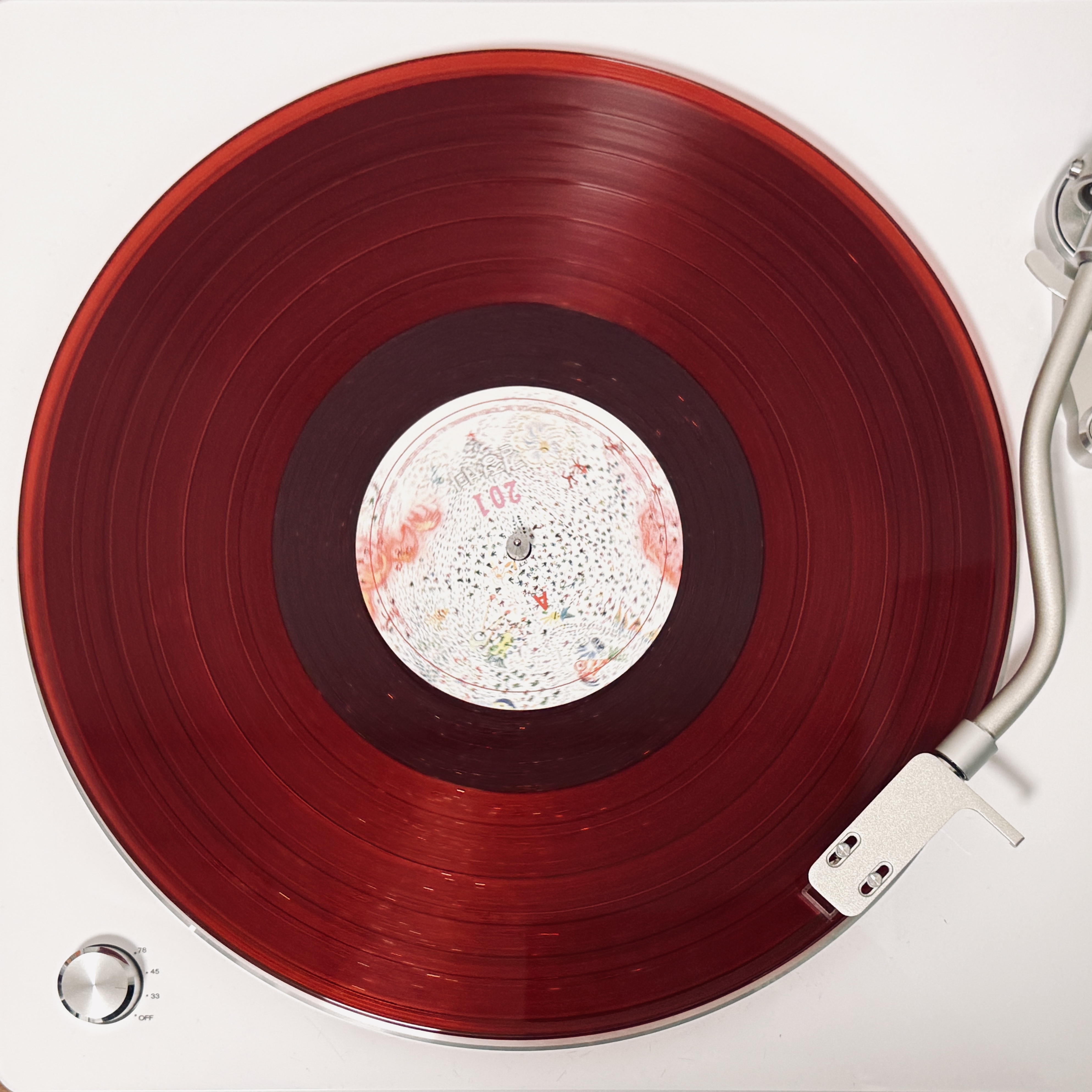 The Black Skirts 1st Album 201 LP Red Glitter 착용 스타일