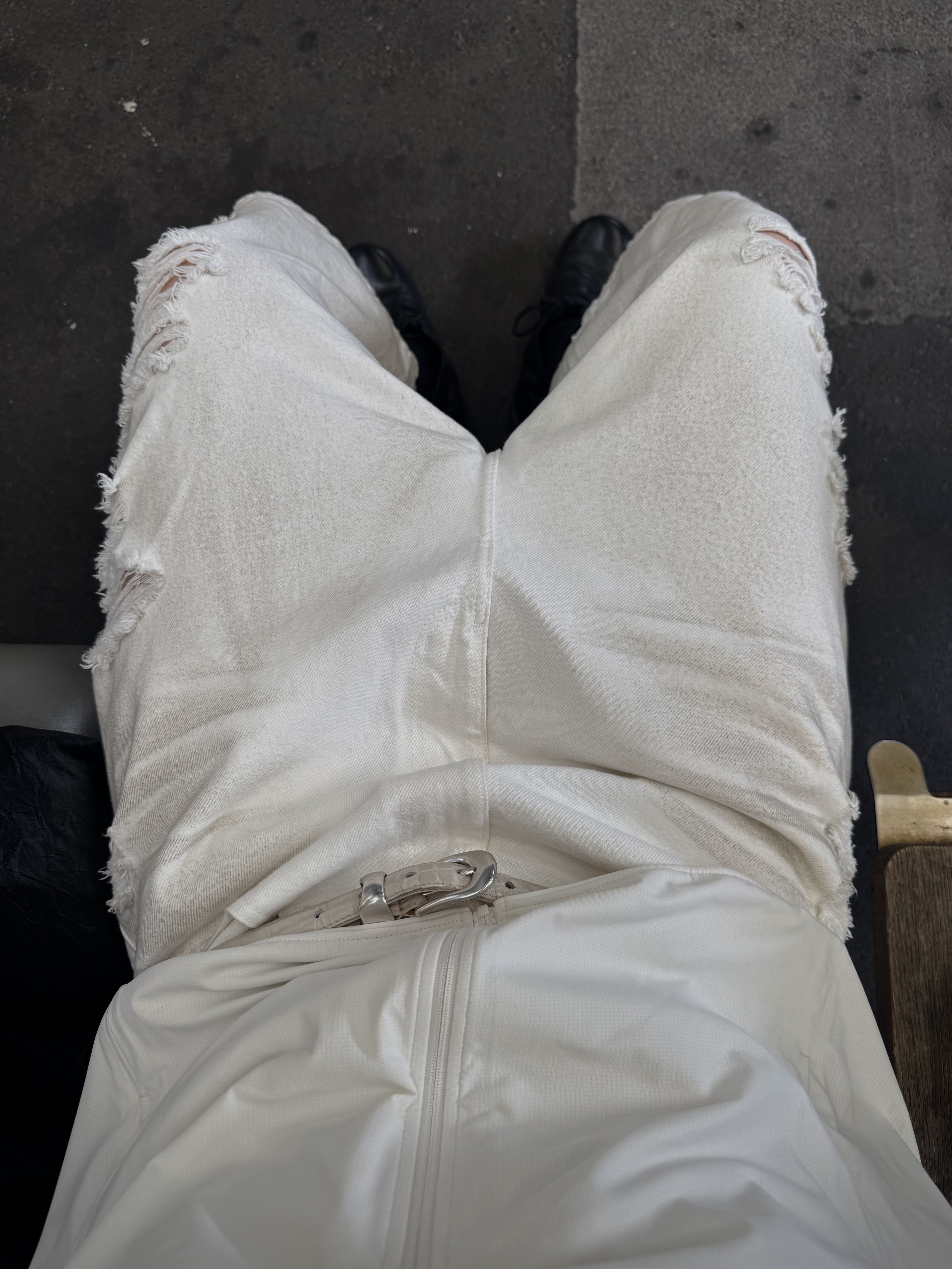 Uniqlo Dry EX UV Protection Full Zip Hoodie Off White, Our Legacy Belt 2cm Leather Off White 착용 스타일 - 6