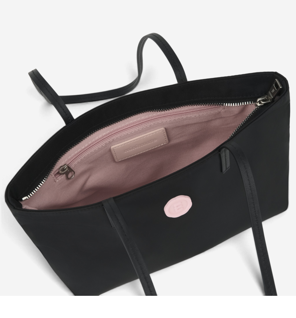미닛뮤트 클로 숄더 요자쿠라 블랙 한정 정품 안심 거래 | KREAM