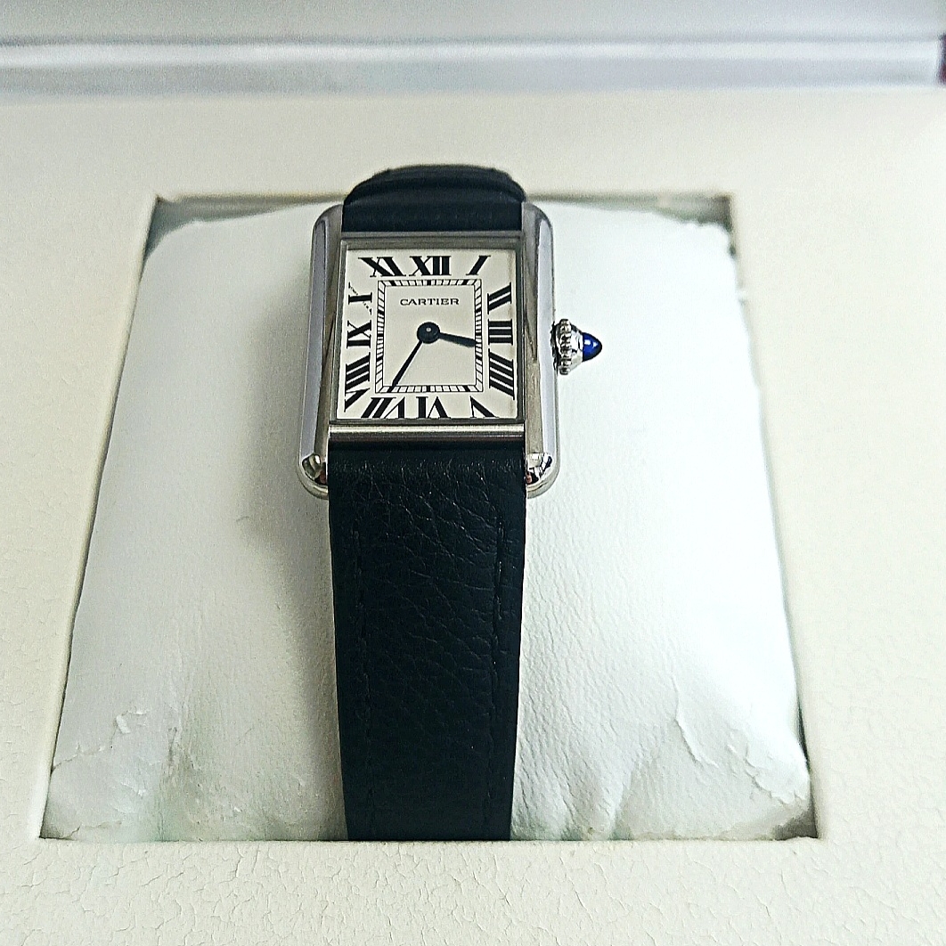 Cartier Tank Must Watch Small Quartz Steel Calfskin Black 착용 스타일 - 4