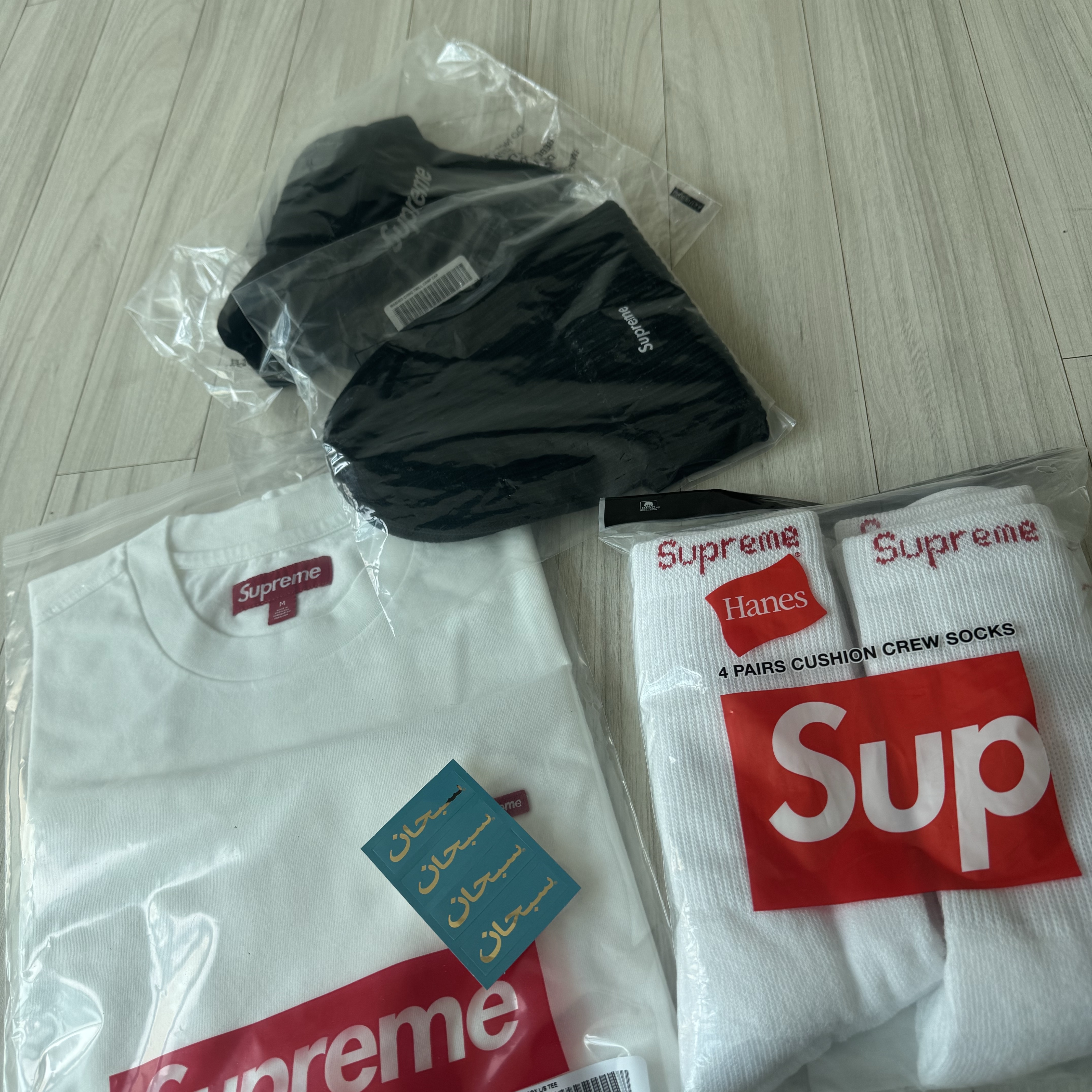 Supreme Small Box L/S T-Shirt White - 26SS 착용 스타일