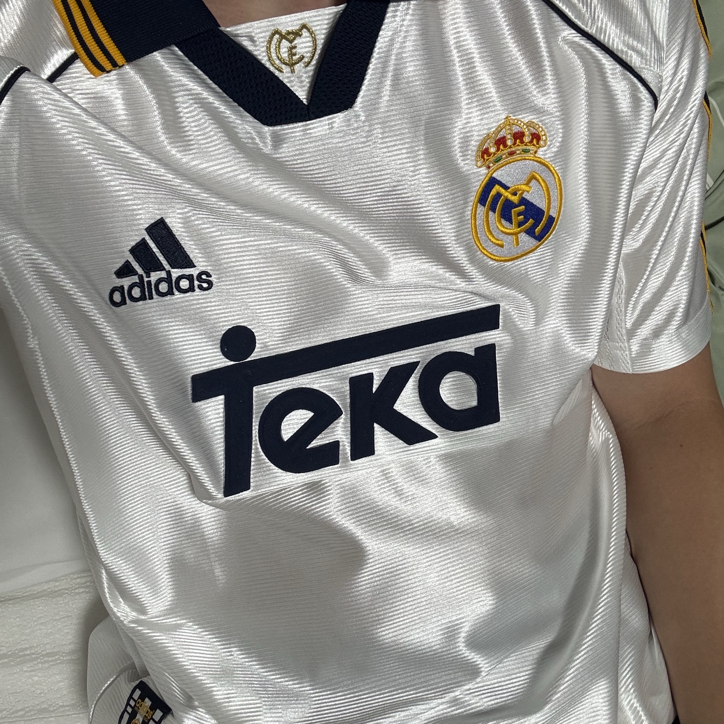 Adidas Real Madrid 99/00 Home Jersey White - KR Sizing (Non Marking Ver.) 착용 스타일 - 3