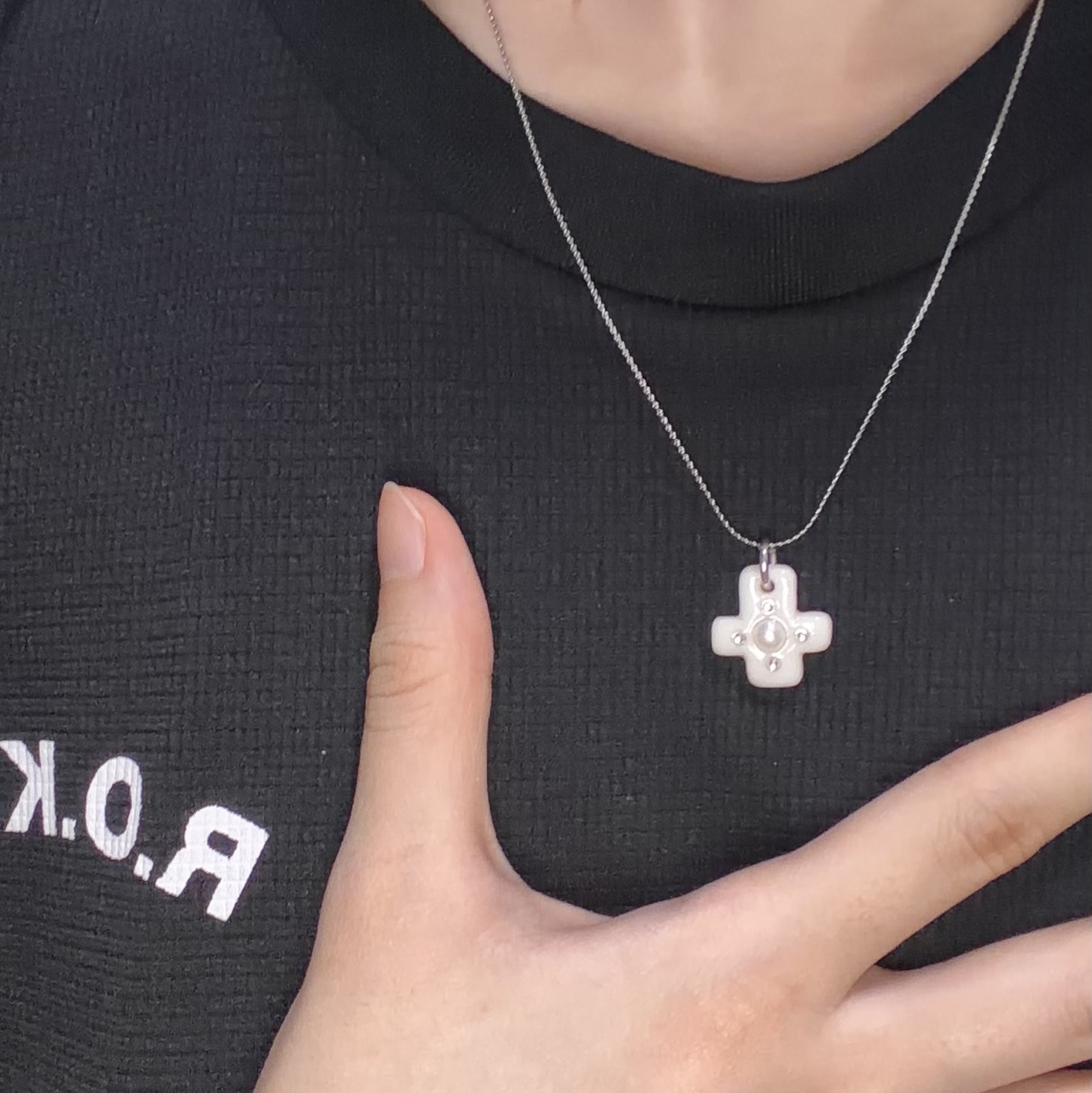 Nff Crossway Pearl Necklace White 착용 스타일