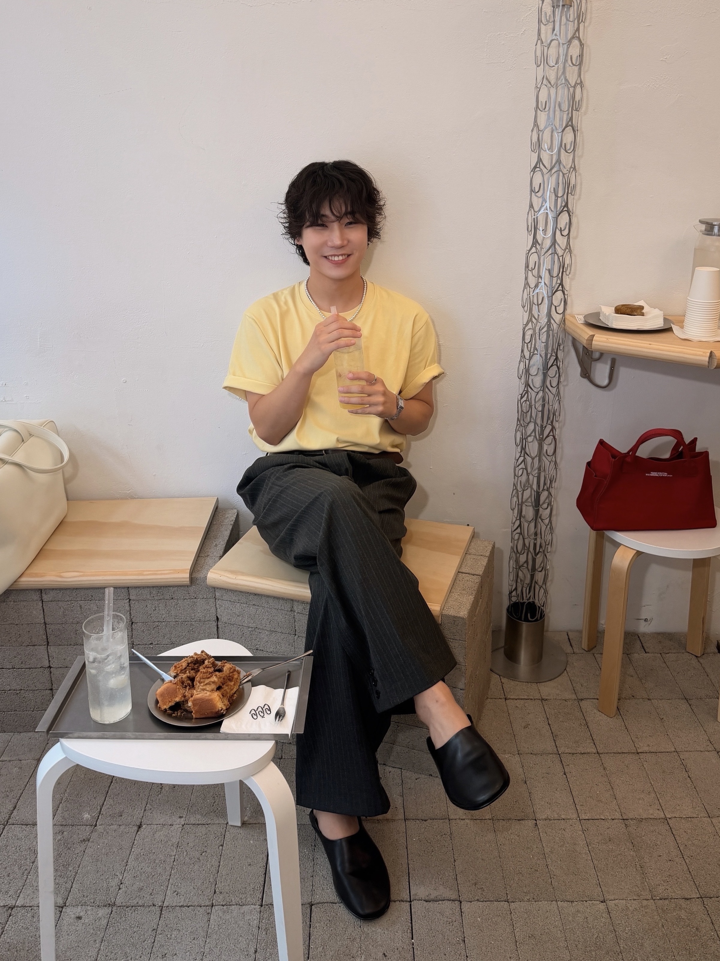 noun Soft Round T-Shirts Yellow 착용 스타일 - 2