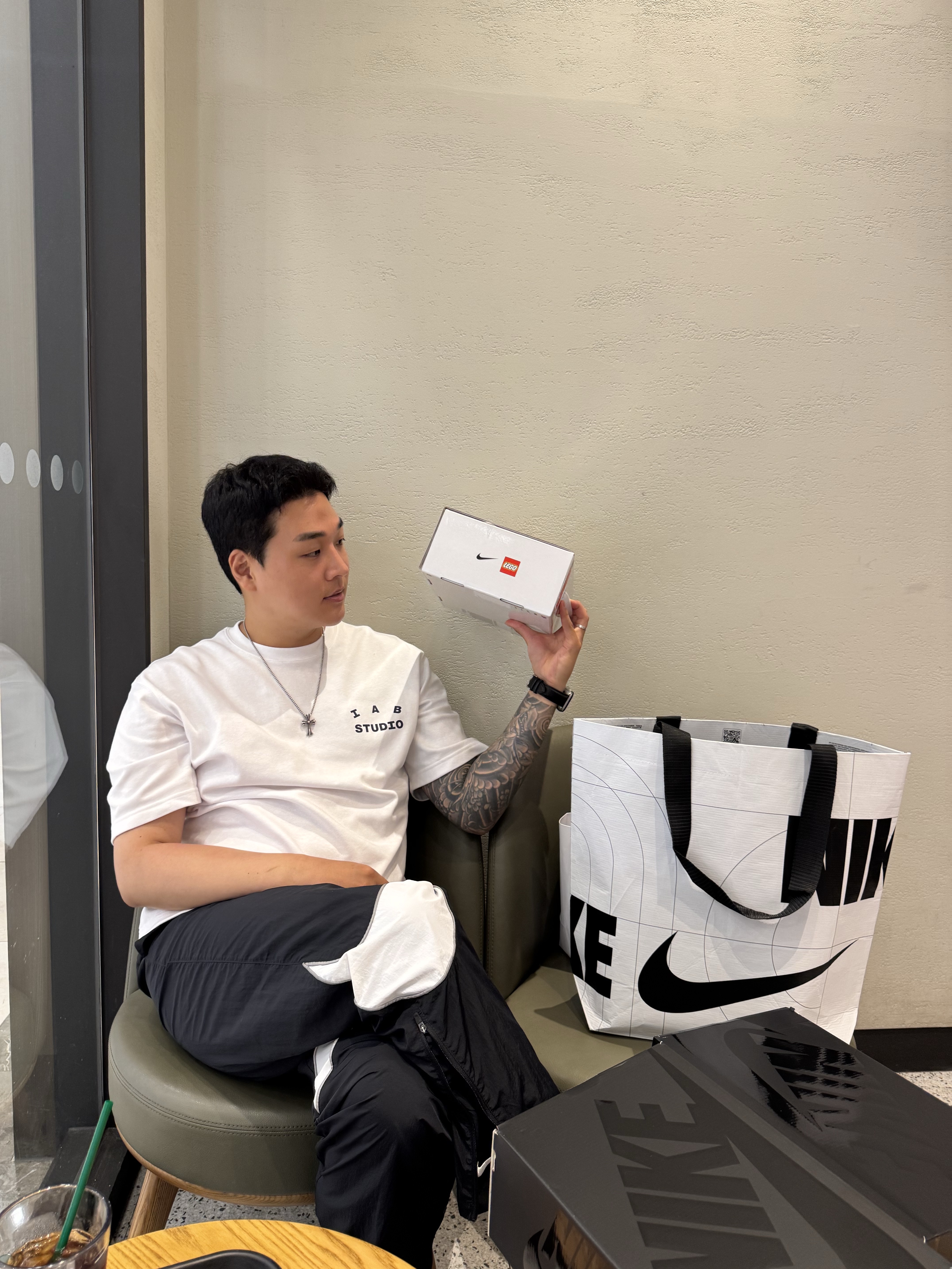 Nike LD-1000 Black White, IAB Studio T-Shirt White Navy 착용 스타일 - 3