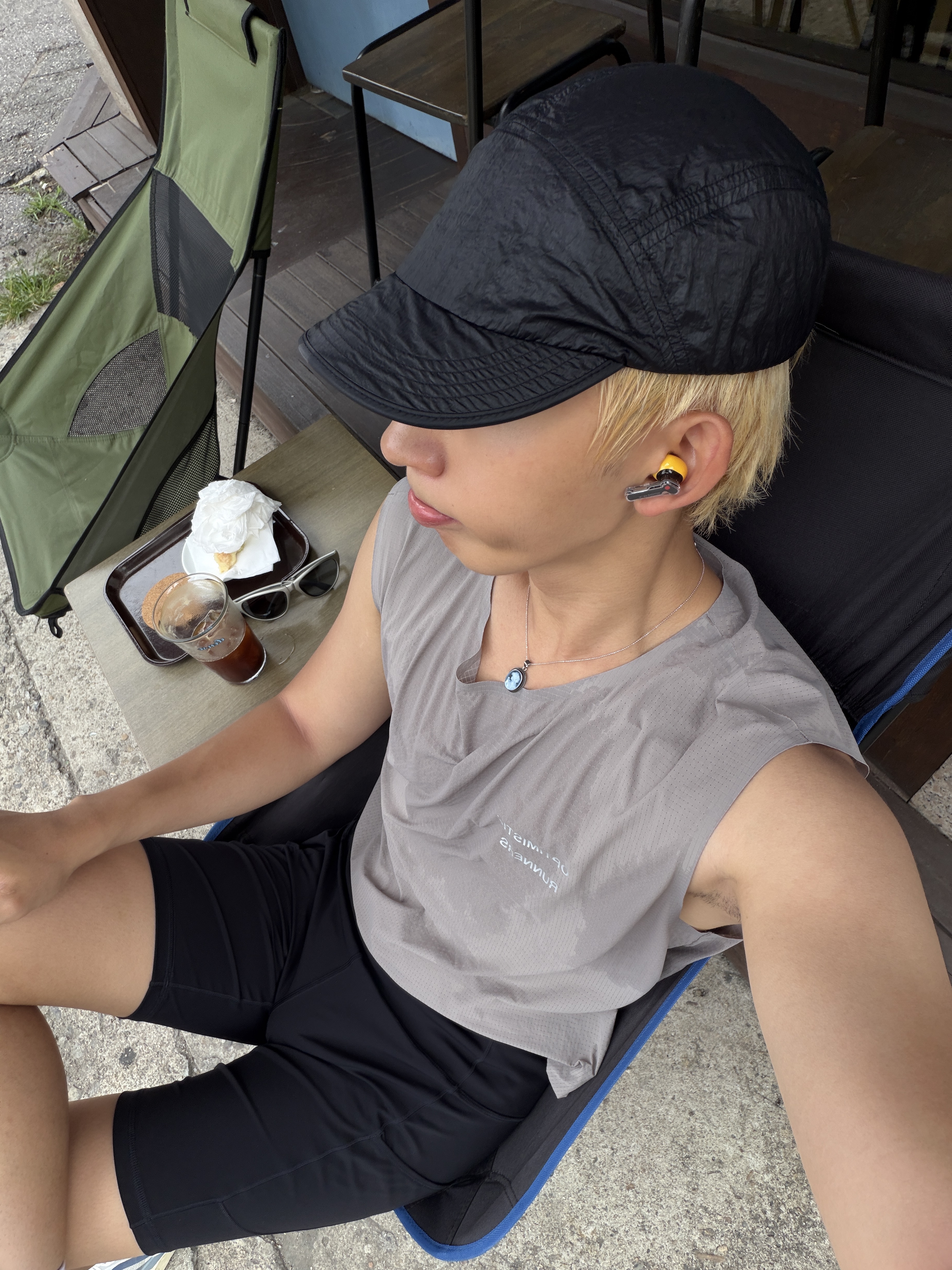 Optimistic Runners OR Nylon Cap Black, Optimistic Runners Perforated Crop Tank Top Camel 착용 스타일