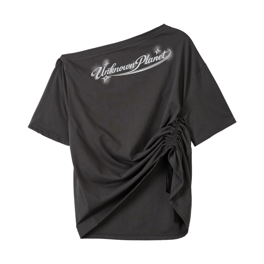 언노운플라넷 사이드 스트링 오프숄더 그래픽 티셔츠 챠콜(UNKNOWN PLANET Side String Off-Shoulder Graphic T-Shirt Charcoal)