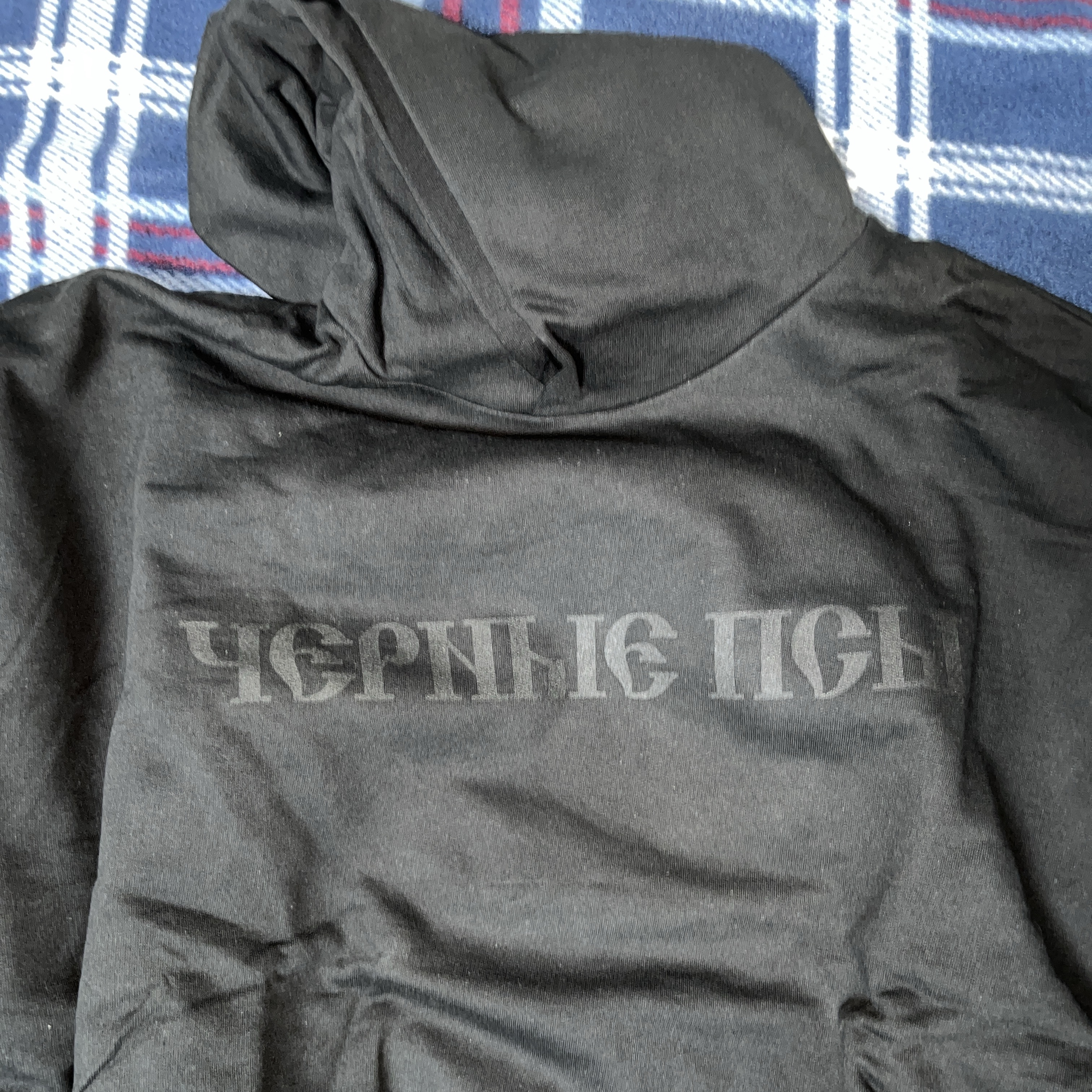 Yeezy x Gosha Rubchinskiy YZY Black Dogs Hoodie Black 착용 스타일