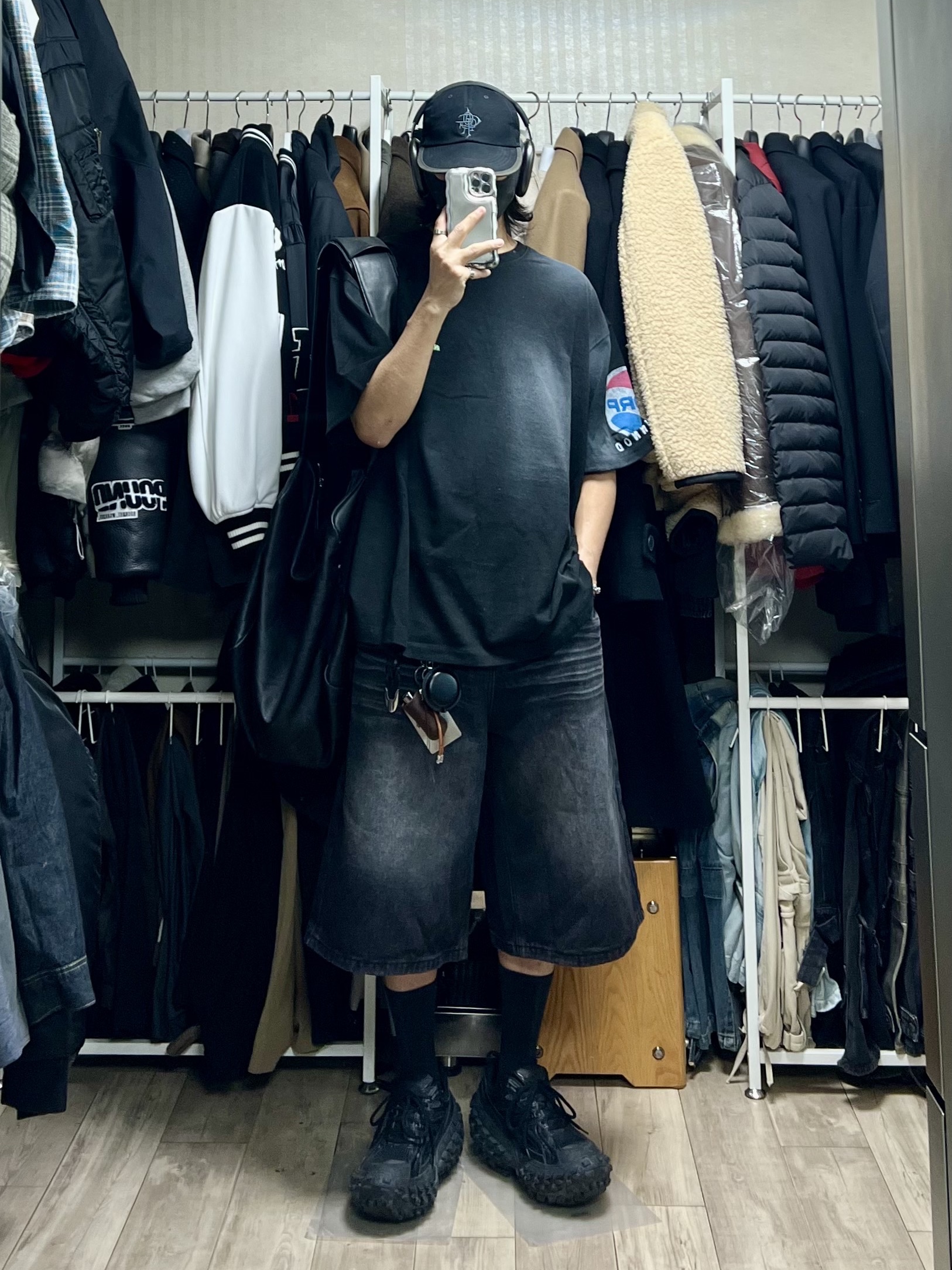 Nonnod Soft Drink T-Shirt Washed Black, Balenciaga Defender Sneakers Black 착용 스타일