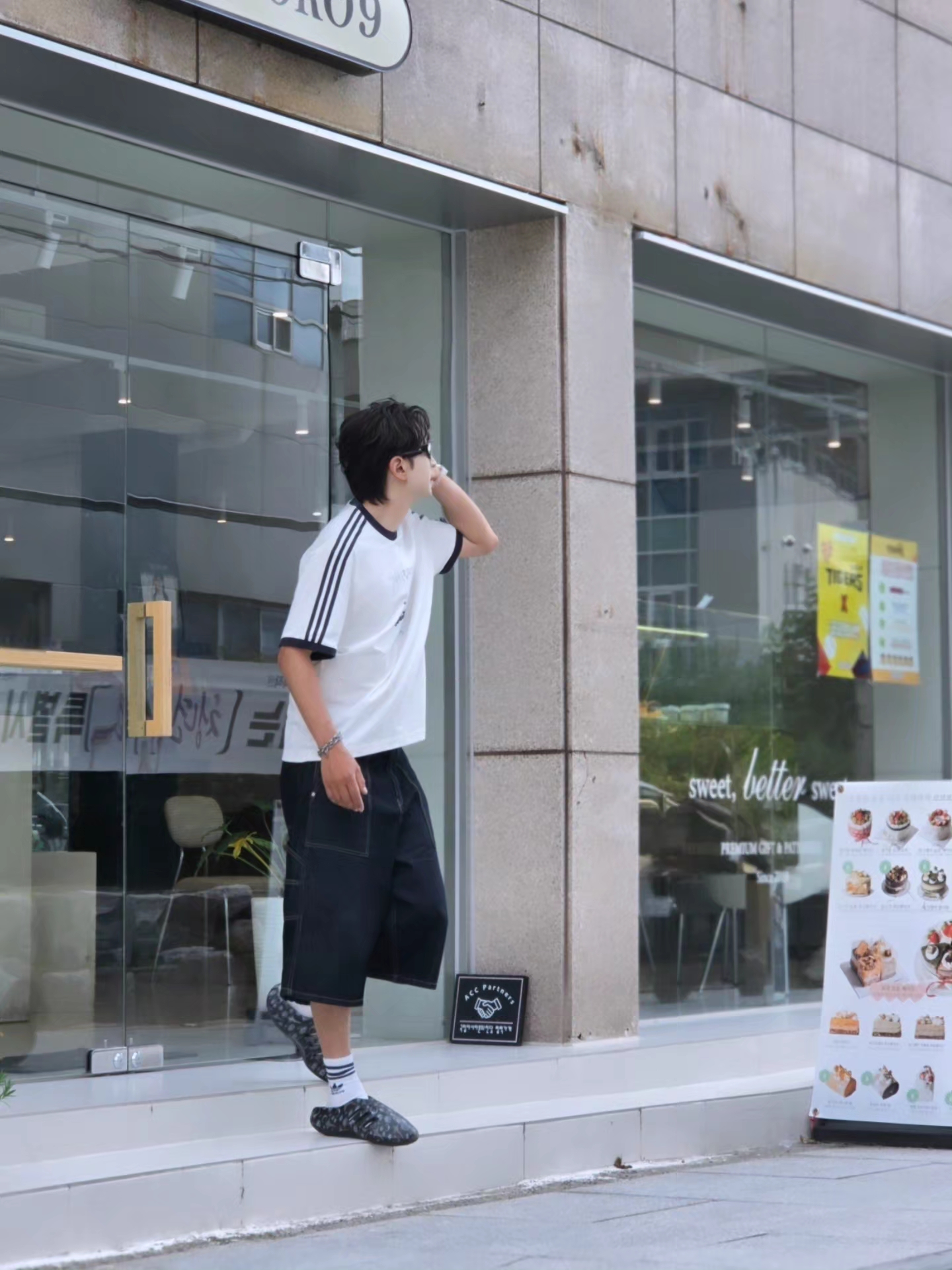 Adidas x Thrasher x Argentina Gonz Ringer T-Shirt Core White - KR Sizing, Samsung Galaxy Watch8 Classic 46mm LTE White (Korean Ver.) 착용 스타일 - 1