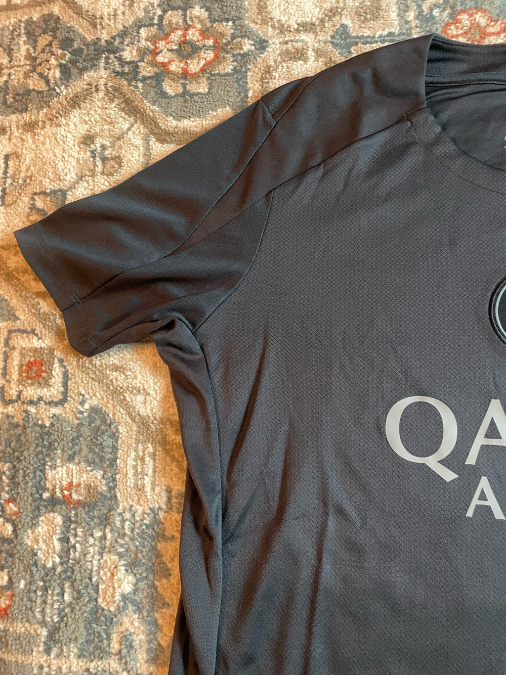 Jordan x Paris Saint-Germain Strike Fourth Dri-Fit Football Short Sleeve Top Off Noir Particle Grey (IB3645-045) (Non Marking Ver.) 착용 스타일 - 5