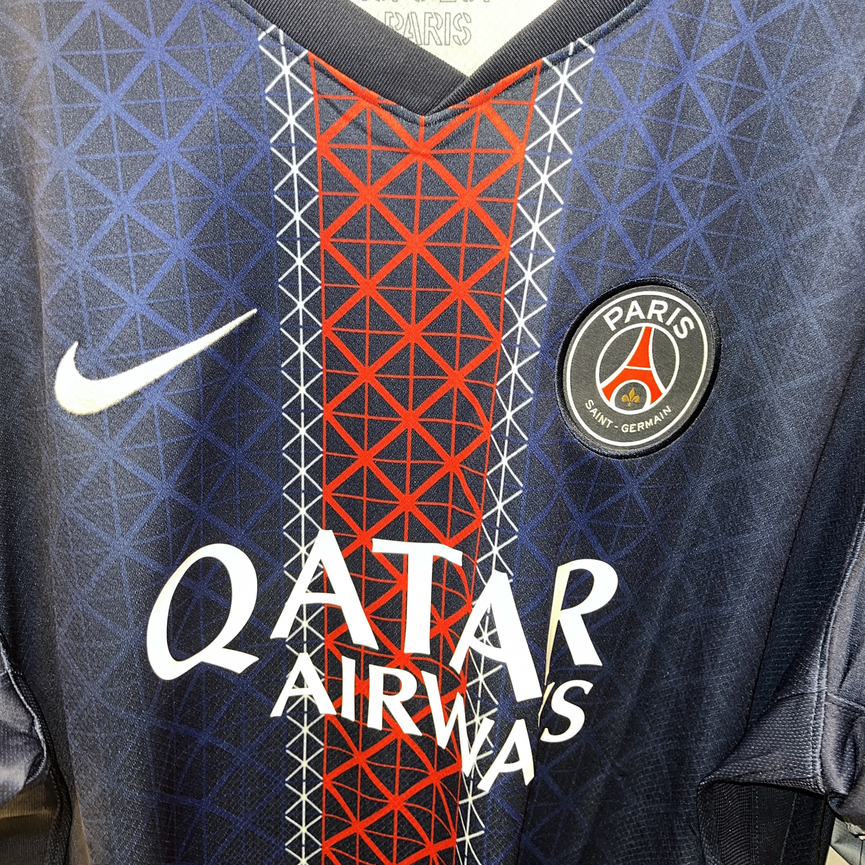 Nike Paris Saint-Germain 2025/26 Stadium Home Dri-Fit Soccer Replica Jersey Midnight Navy (Non Marking Ver.) 착용 스타일