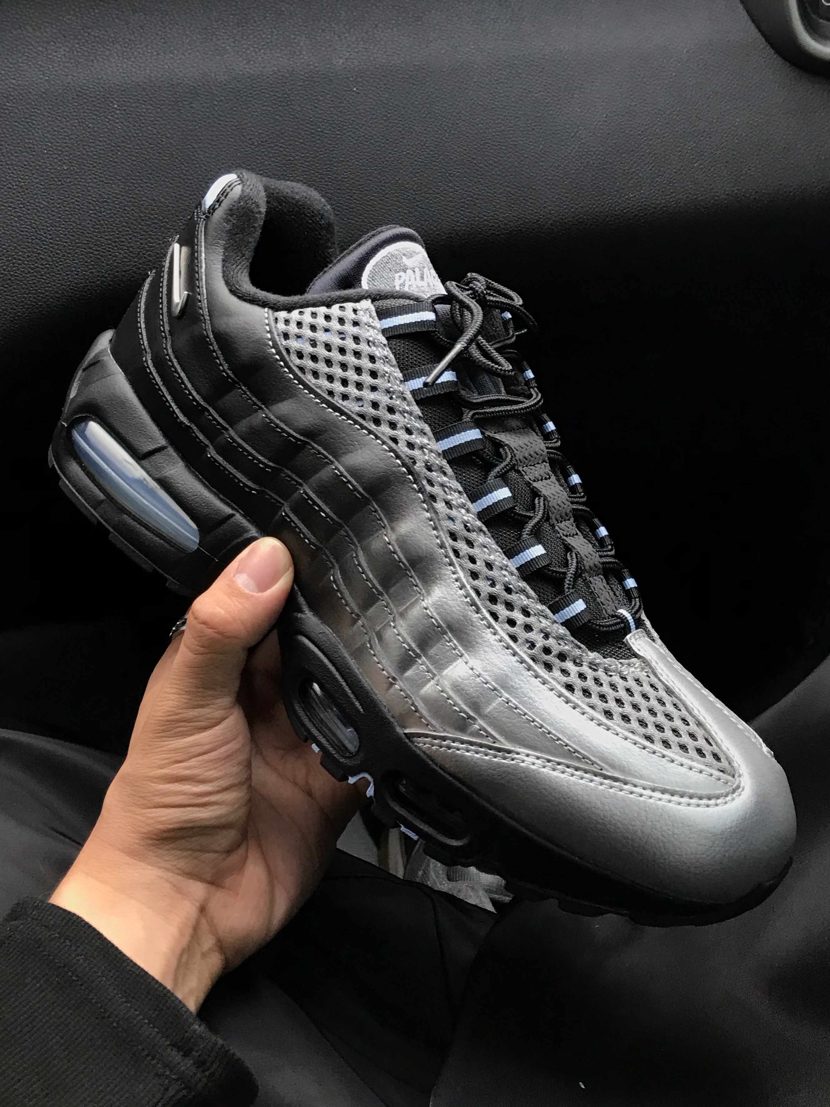 Nike x Palace Air Max 95 Metallic Silver Aluminum 착용 스타일 - 2