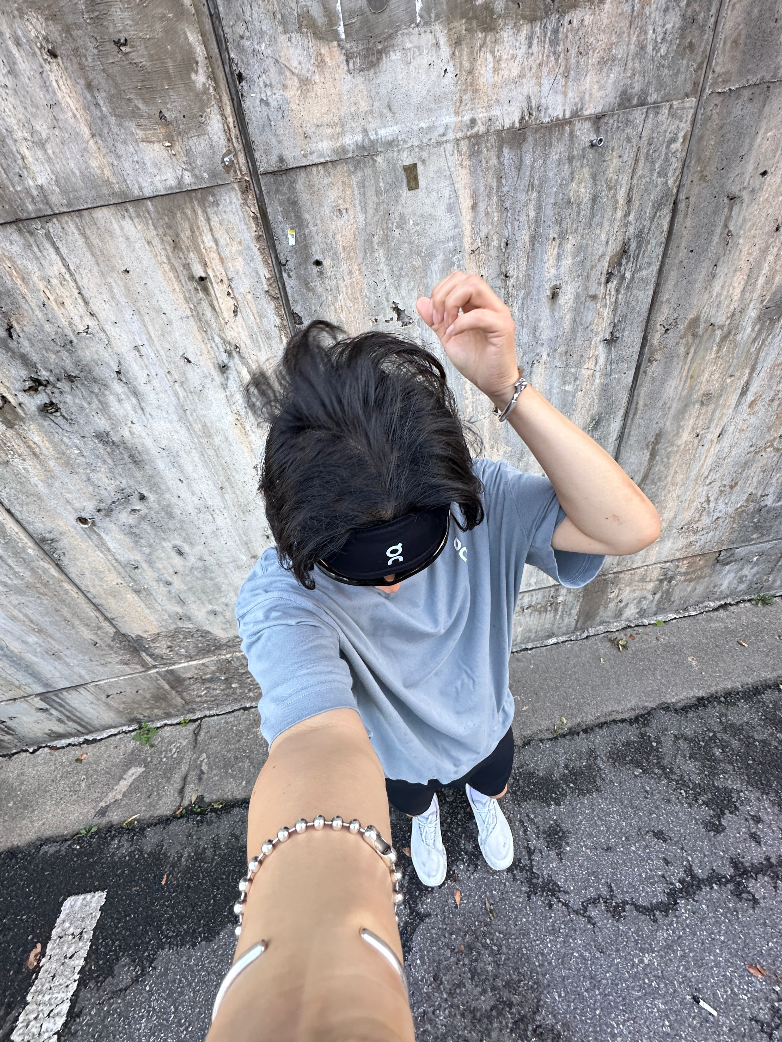 On Running x Post Archive Faction (Paf) Cloudmonster 2 Vapor Frost 착용 스타일 - 1